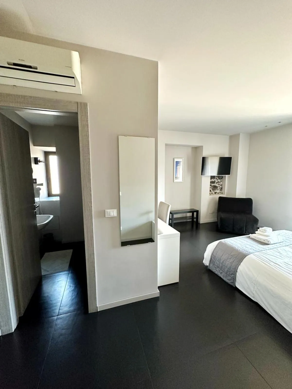 View (from property/room), Bed in Sciara Biscari B&B