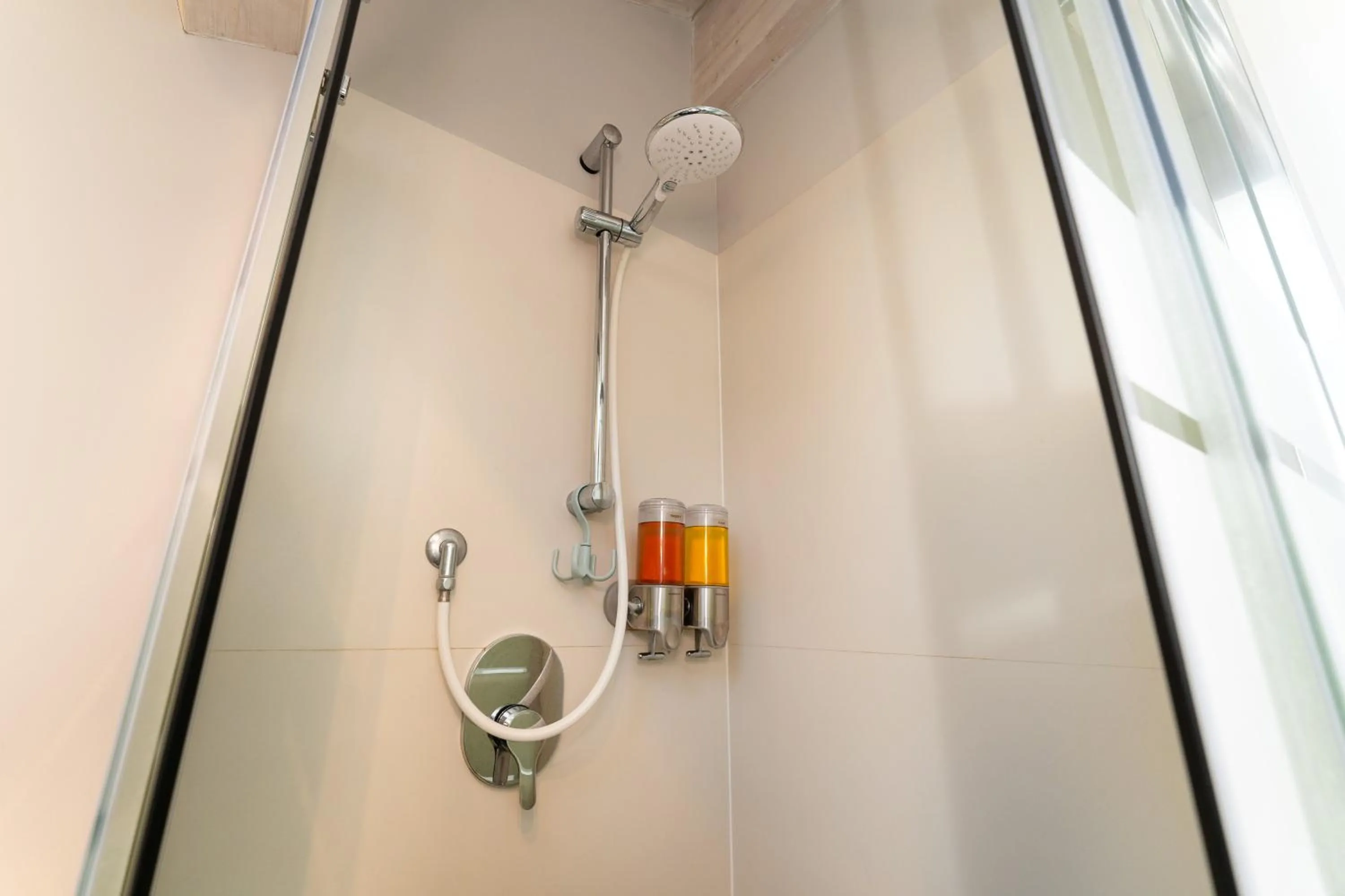 Shower in Sciara Biscari B&B