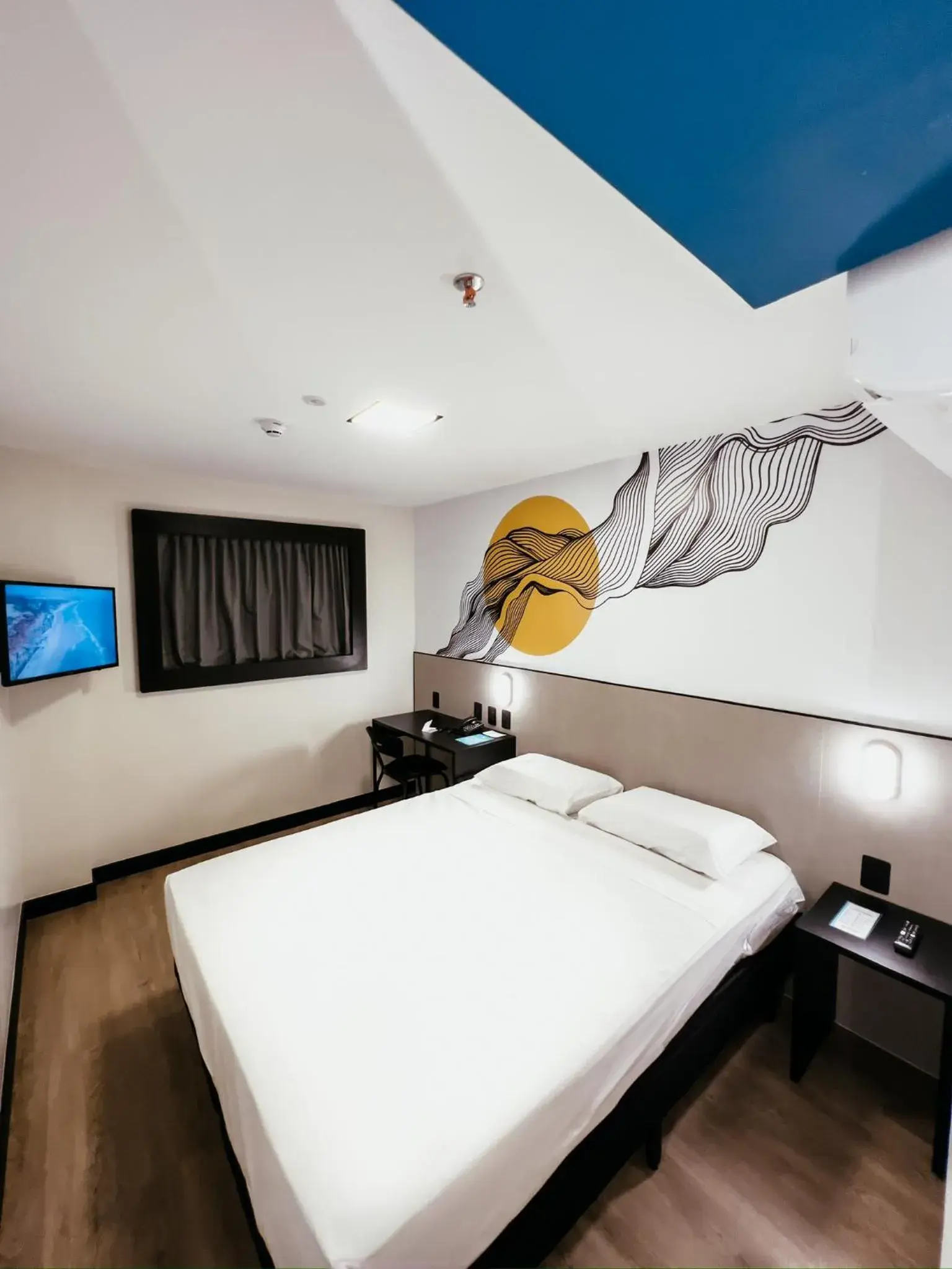 Photo of the whole room, Bed in WA HOTEL FORTALEZA Photo of the whole room, Bed in WA HOTEL FORTALEZA