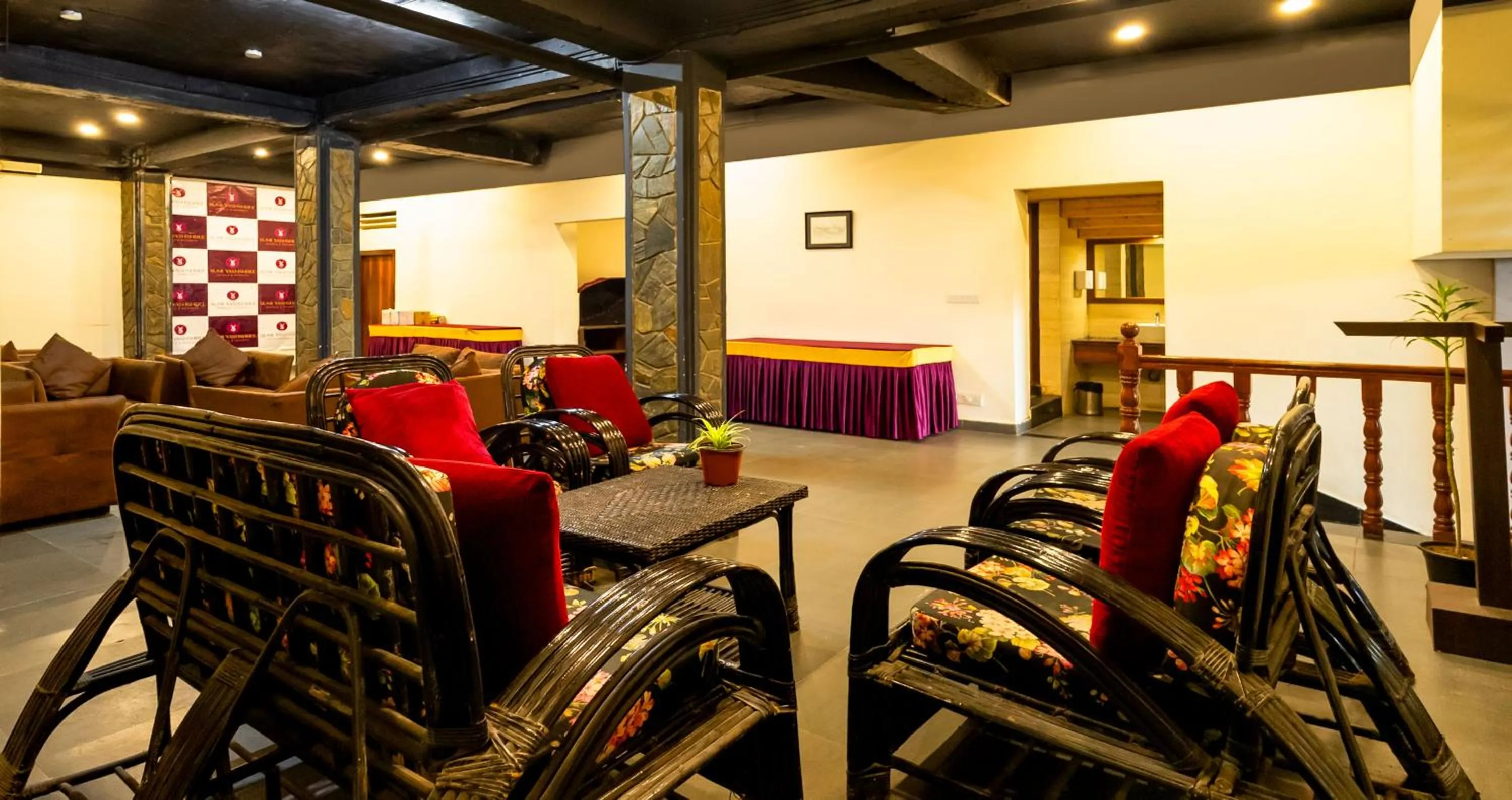 Banquet/Function facilities in Sumitel Queens Yard