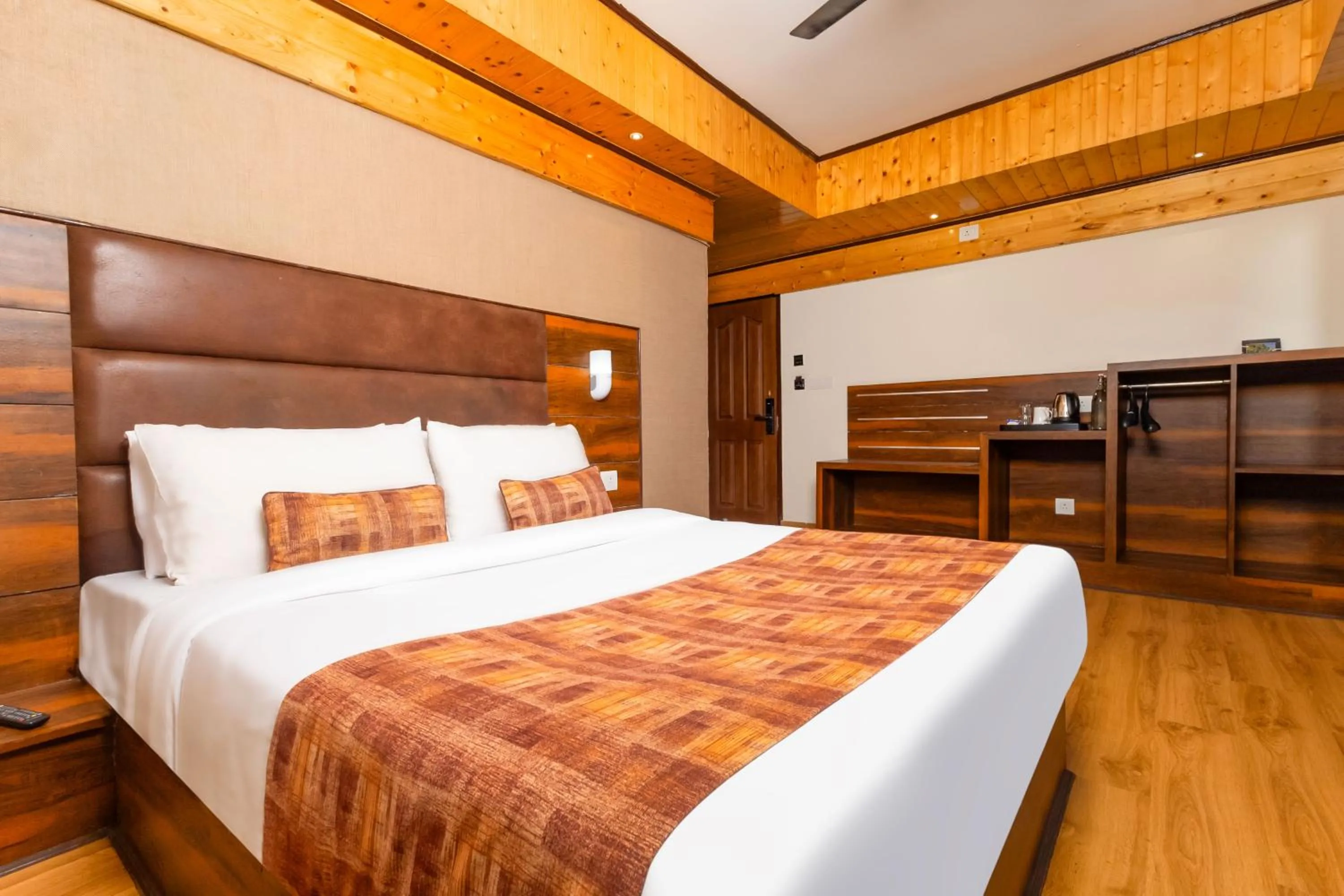 Bedroom, Bed in Sumitel Queens Yard