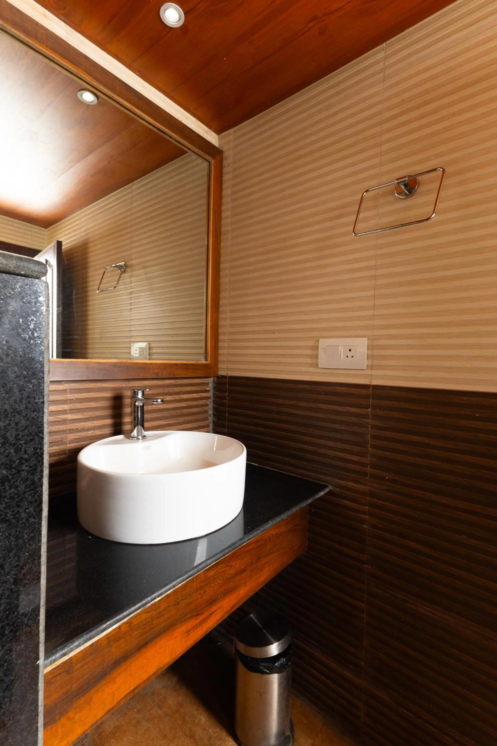 Bathroom in Sumitel Queens Yard