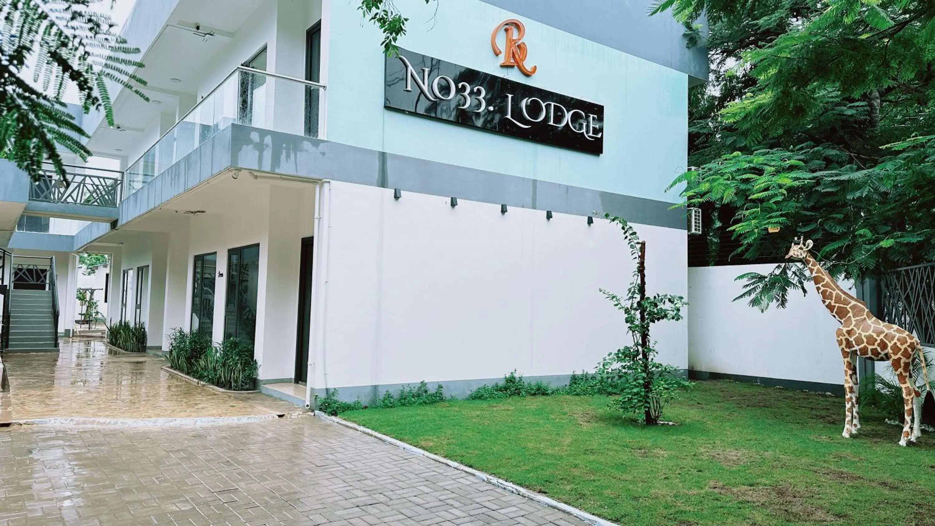 Property building in No 33 Lodge