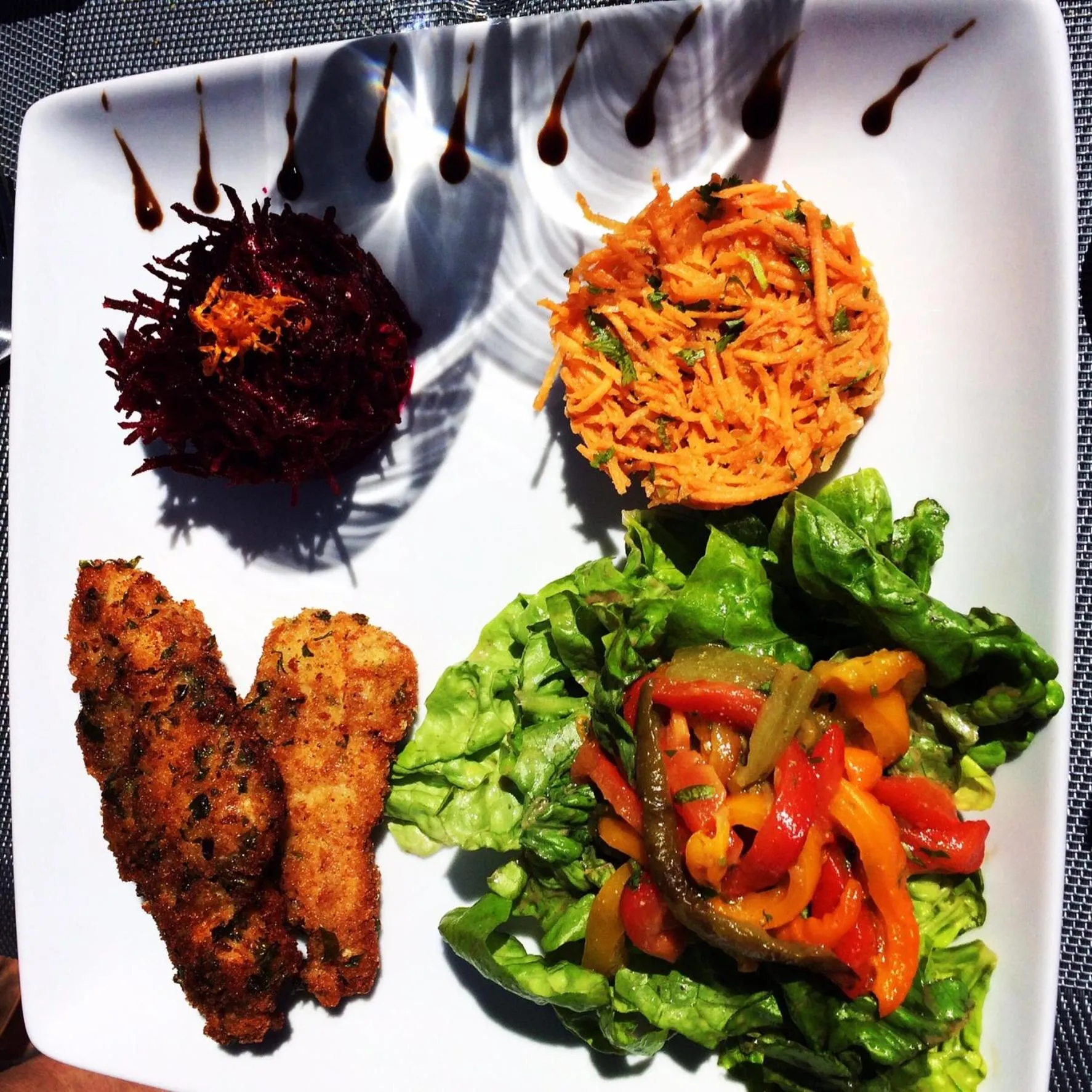 Restaurant/places to eat in Vila Bea
