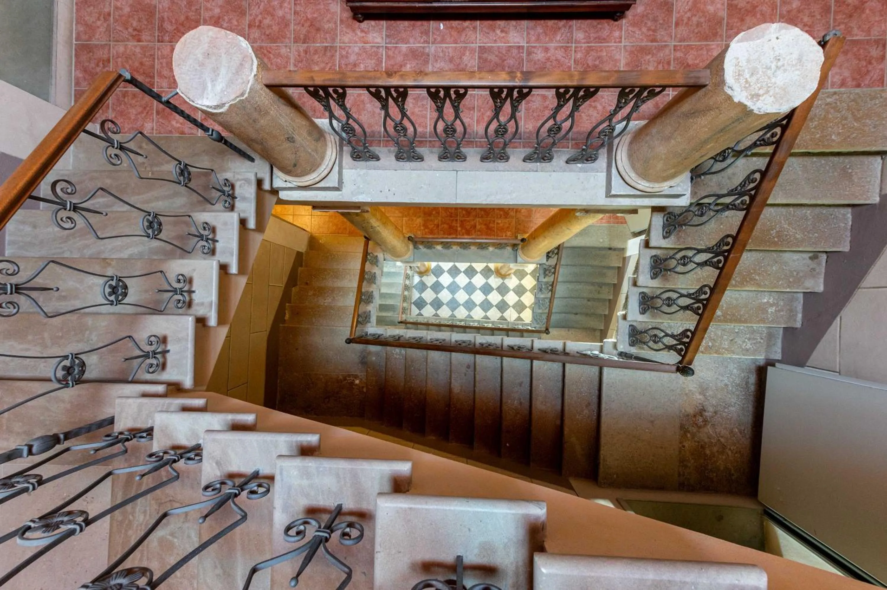 Inner courtyard view in Borgo San Martino - Residence Hotel & SPA