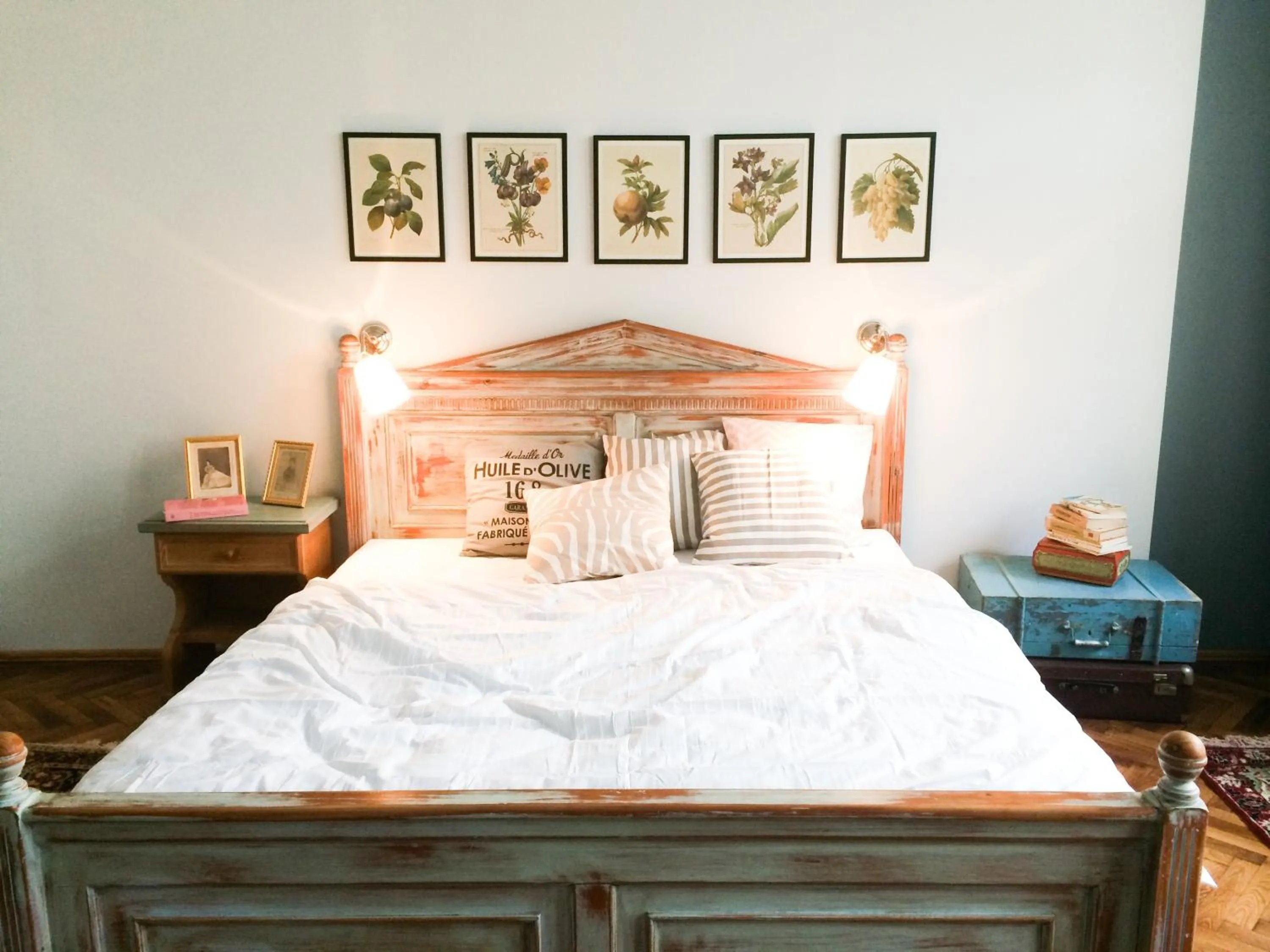 Decorative detail, Bed in Camino Home