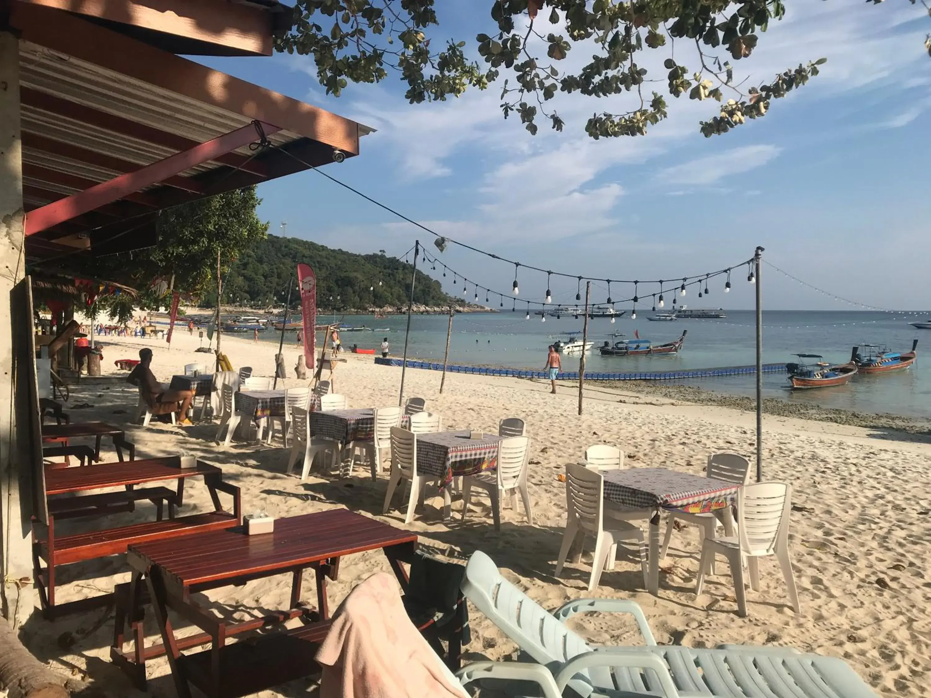 Restaurant/places to eat in Family Song Koh Lipe Restaurant/places to eat in Family Song Koh Lipe
