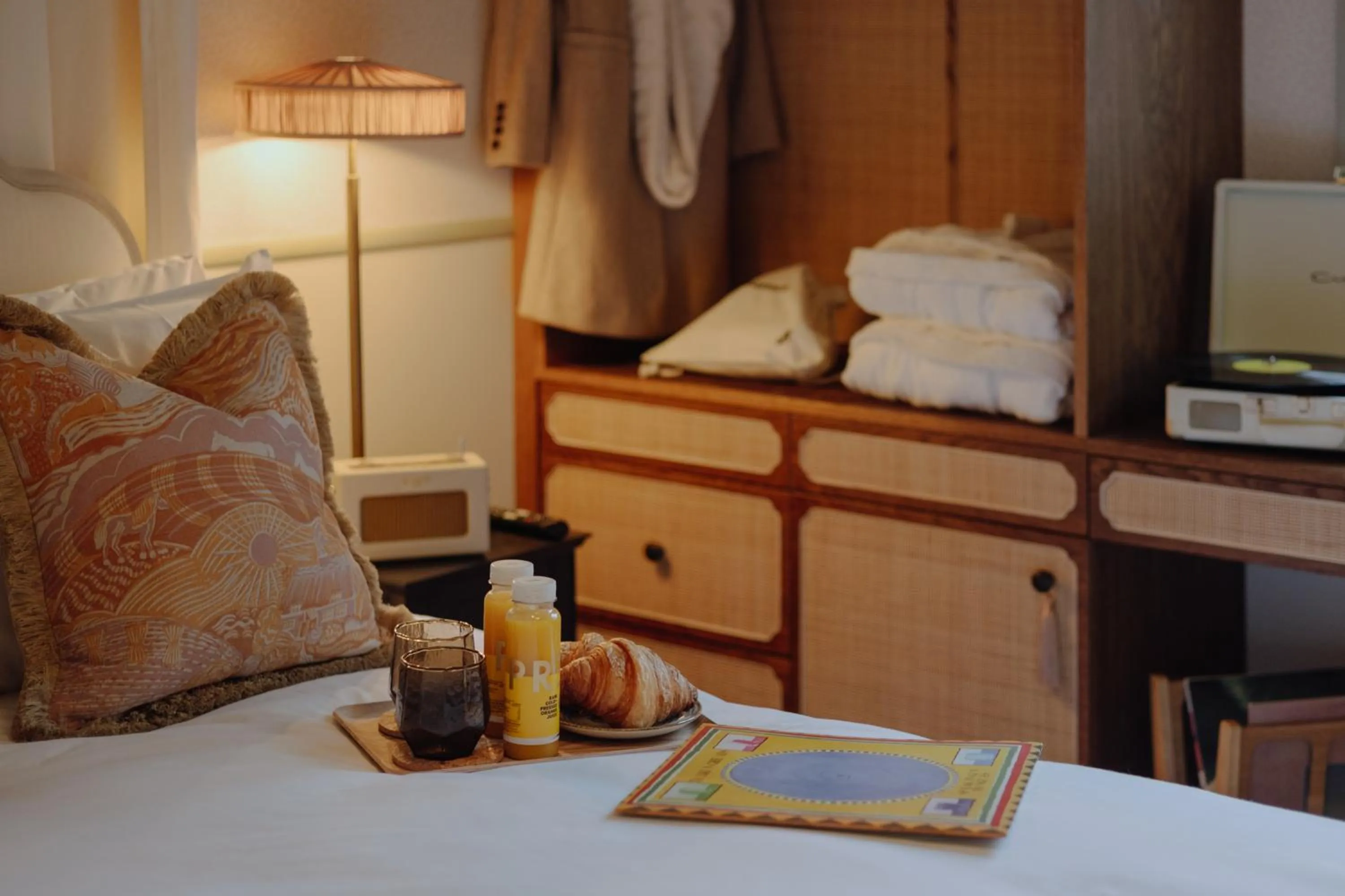 Bed in No.124 by GuestHouse, Brighton