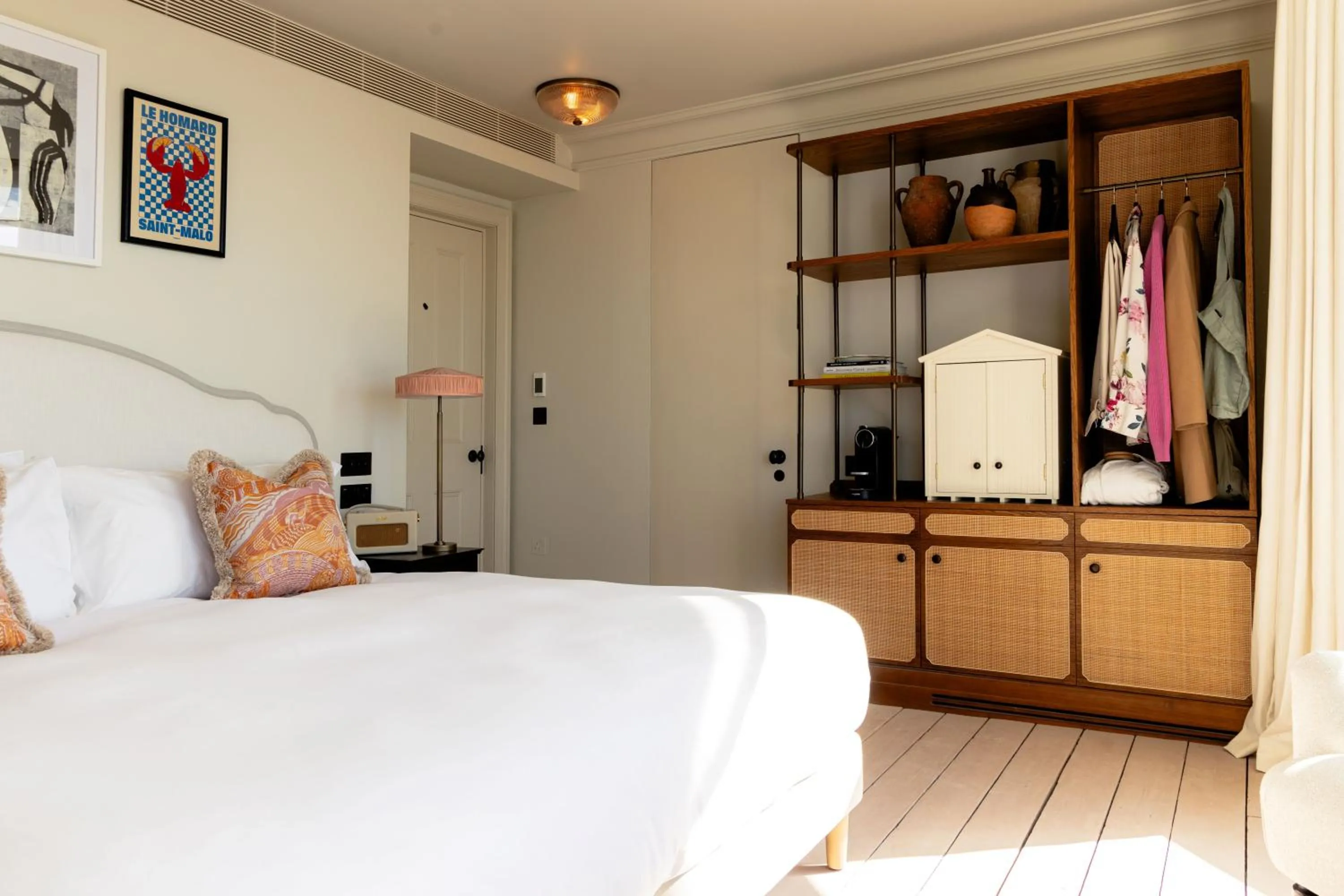 Bedroom, Bed in No.124 by GuestHouse, Brighton