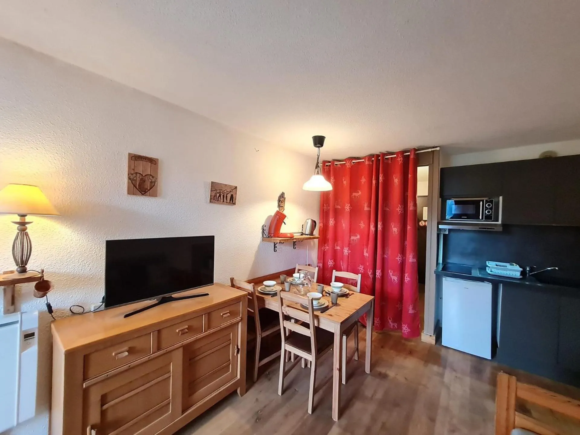 Communal lounge/ TV room in Meije 5 - C3 - Appart 4 pers proche pistes