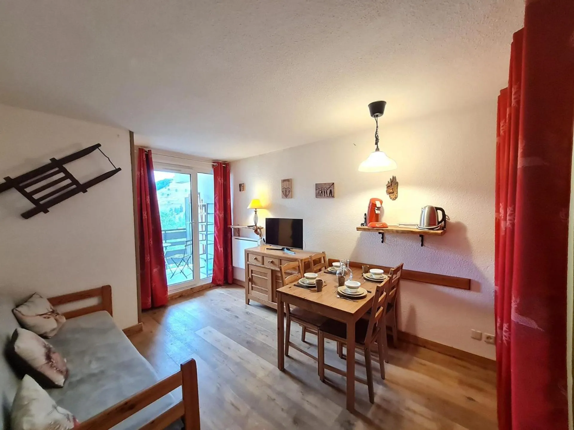 Communal lounge/ TV room in Meije 5 - C3 - Appart 4 pers proche pistes