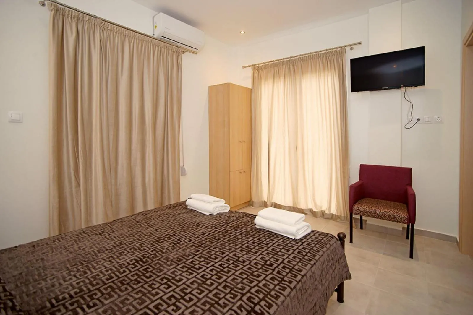 Karnagio Rooms