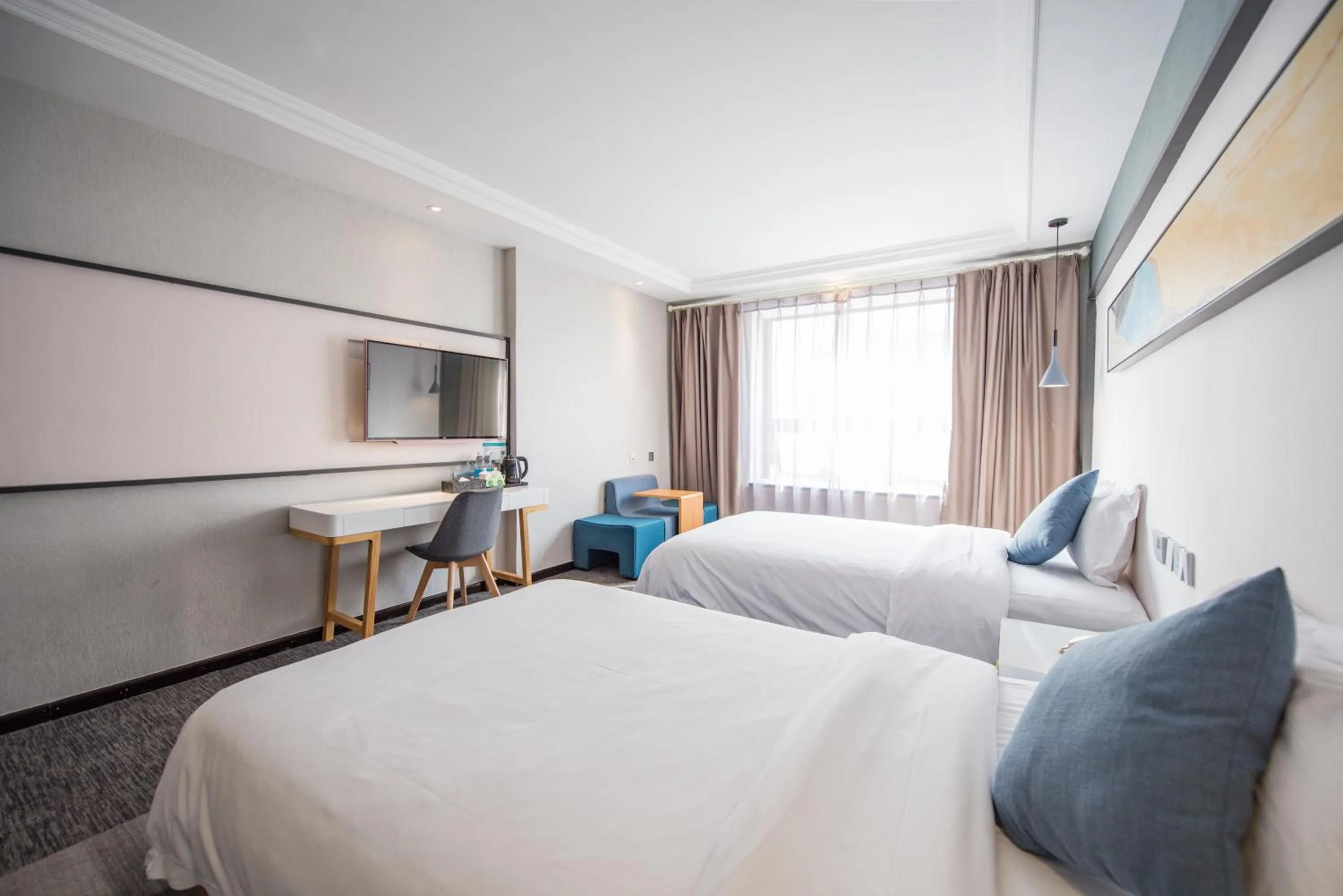 Photo of the whole room, Bed in Chong Li Hotel Chengdu