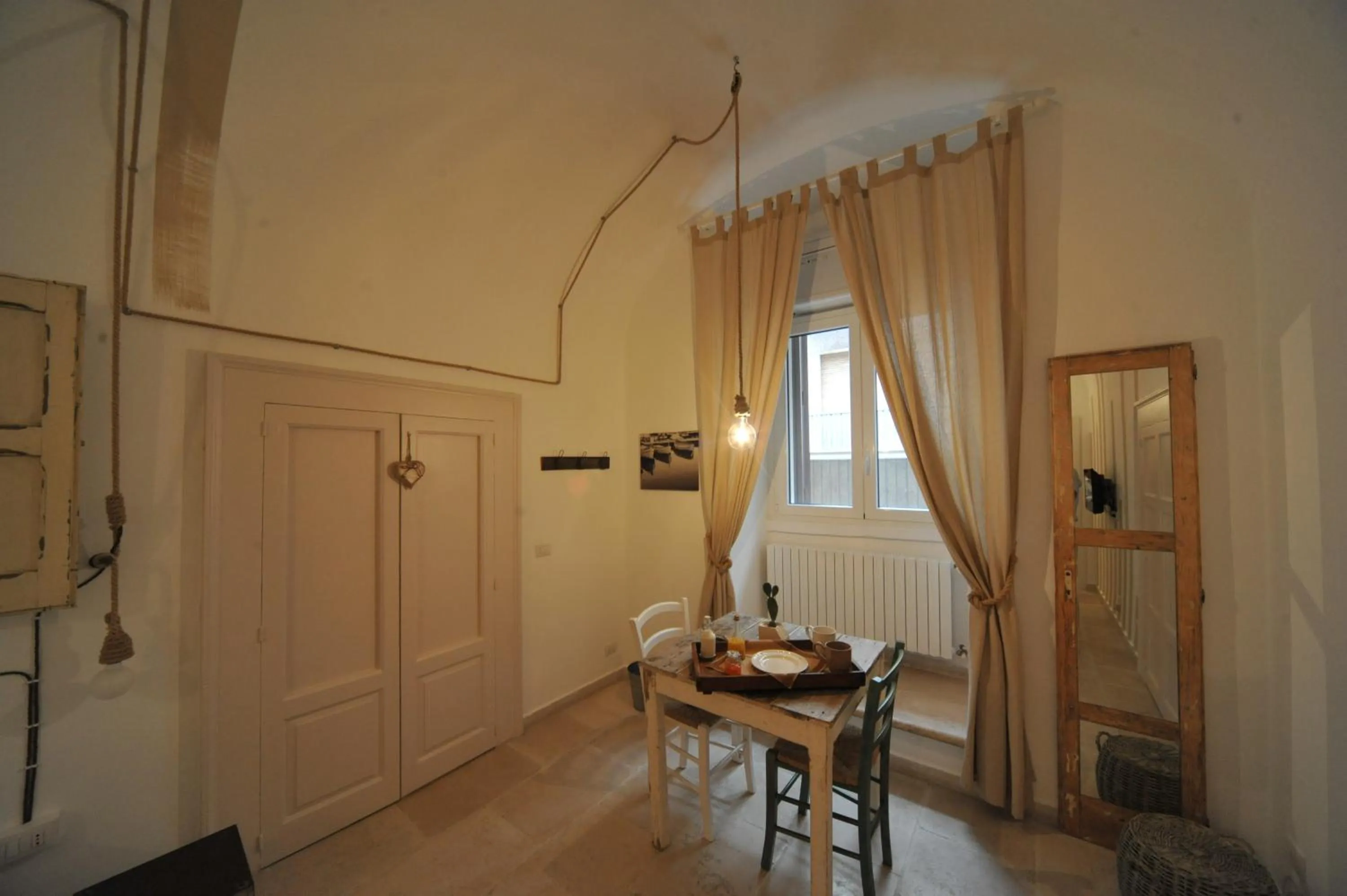 Decorative detail in B&B Zuppetta 16