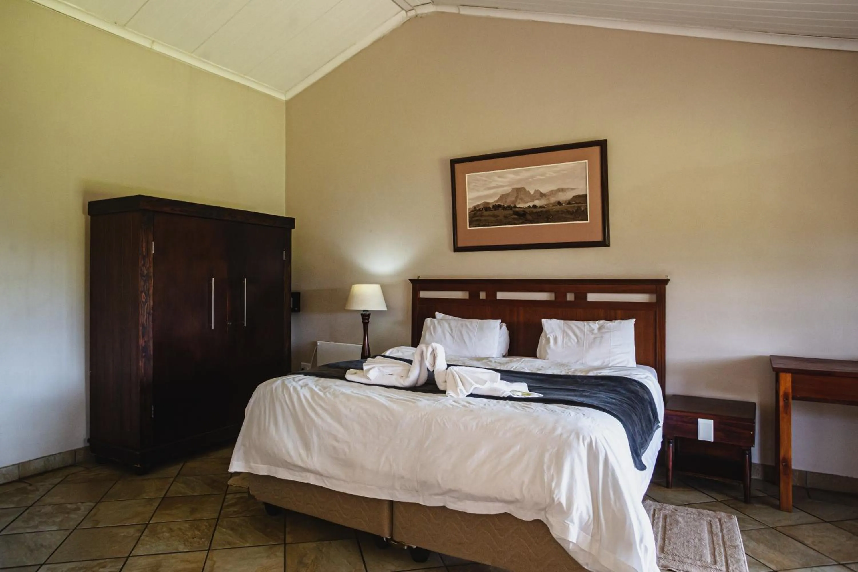 Bed in Ardmore Guest Farm