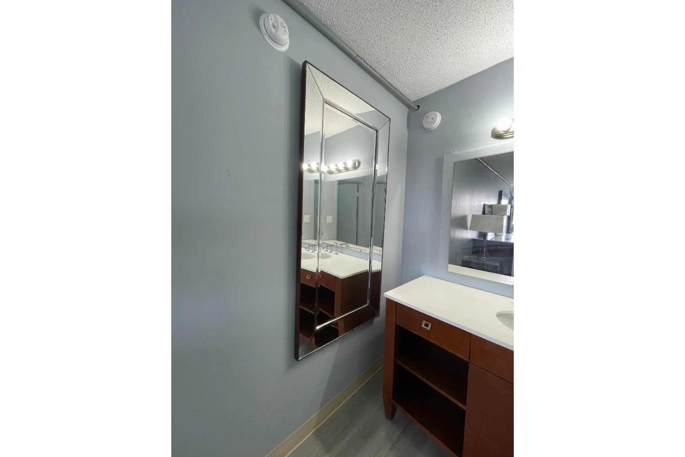 Bathroom in Lamplighter Inn by OYO Charlotte Airport Area