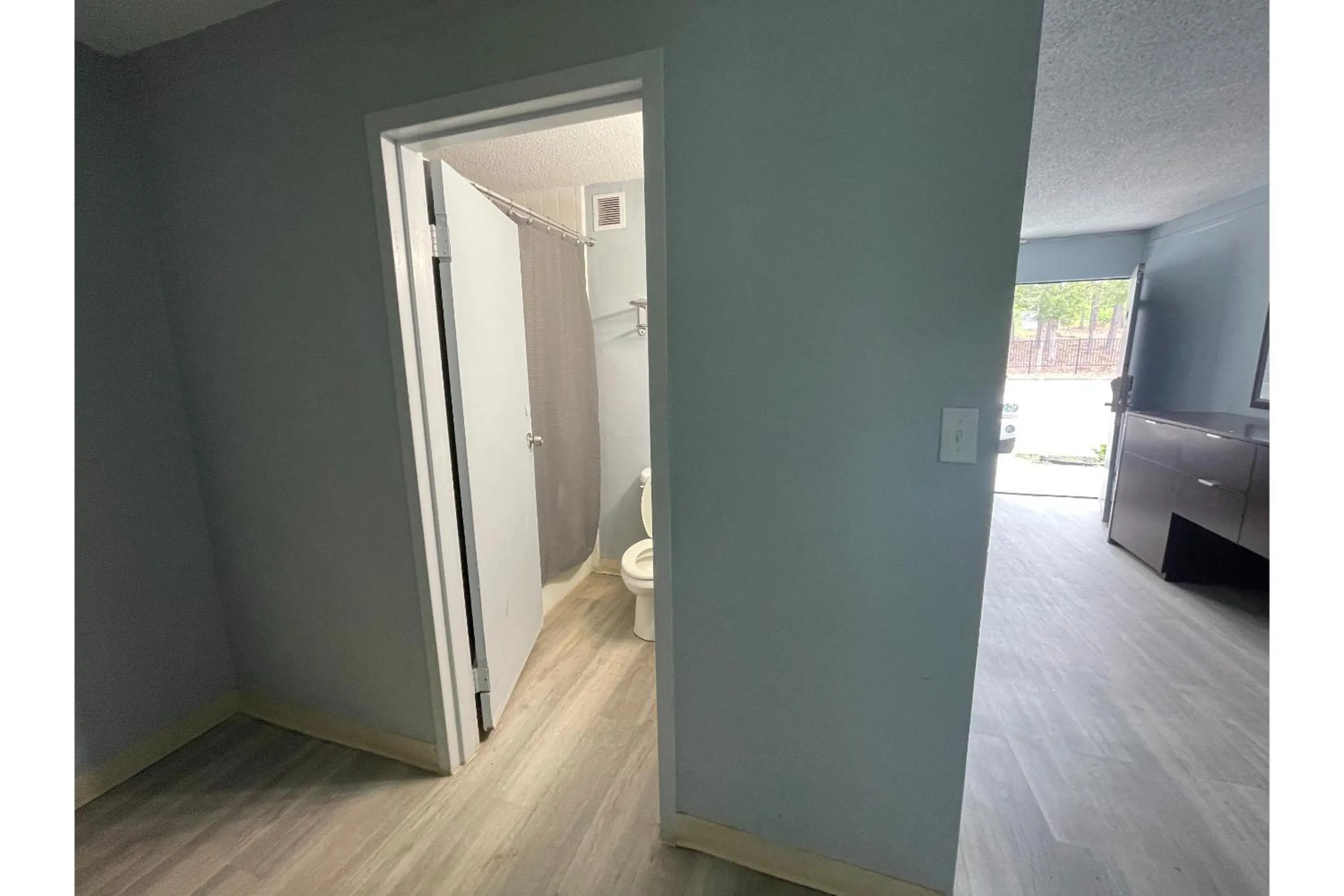 Bathroom in Lamplighter Inn by OYO Charlotte Airport Area