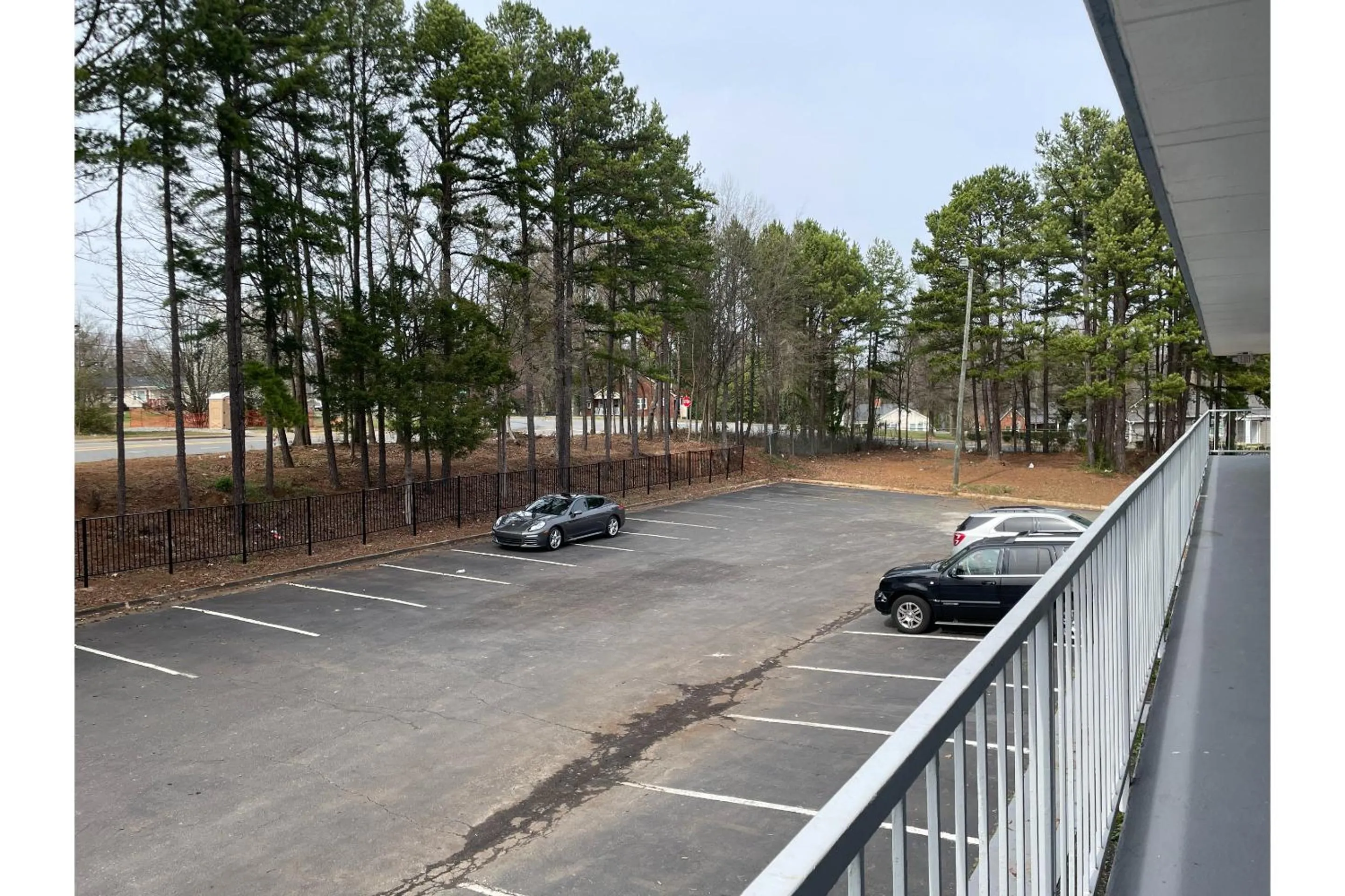 Parking in Lamplighter Inn by OYO Charlotte Airport Area