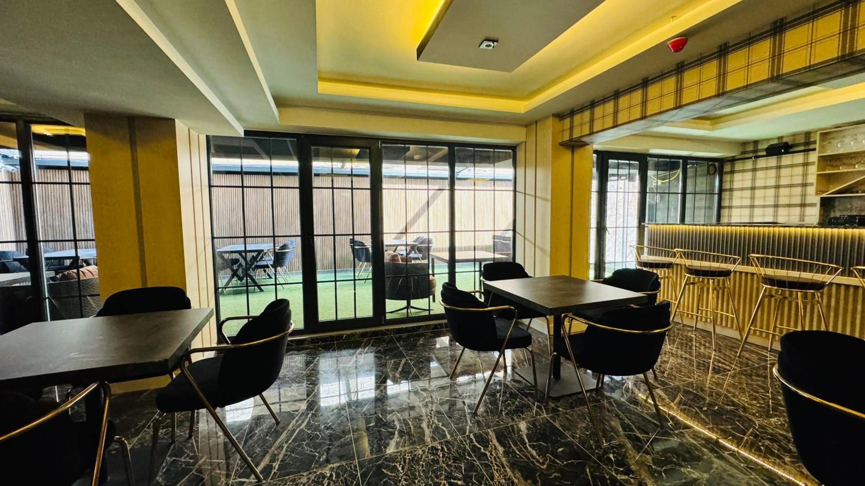 Lounge or bar in El Baboos Hotel