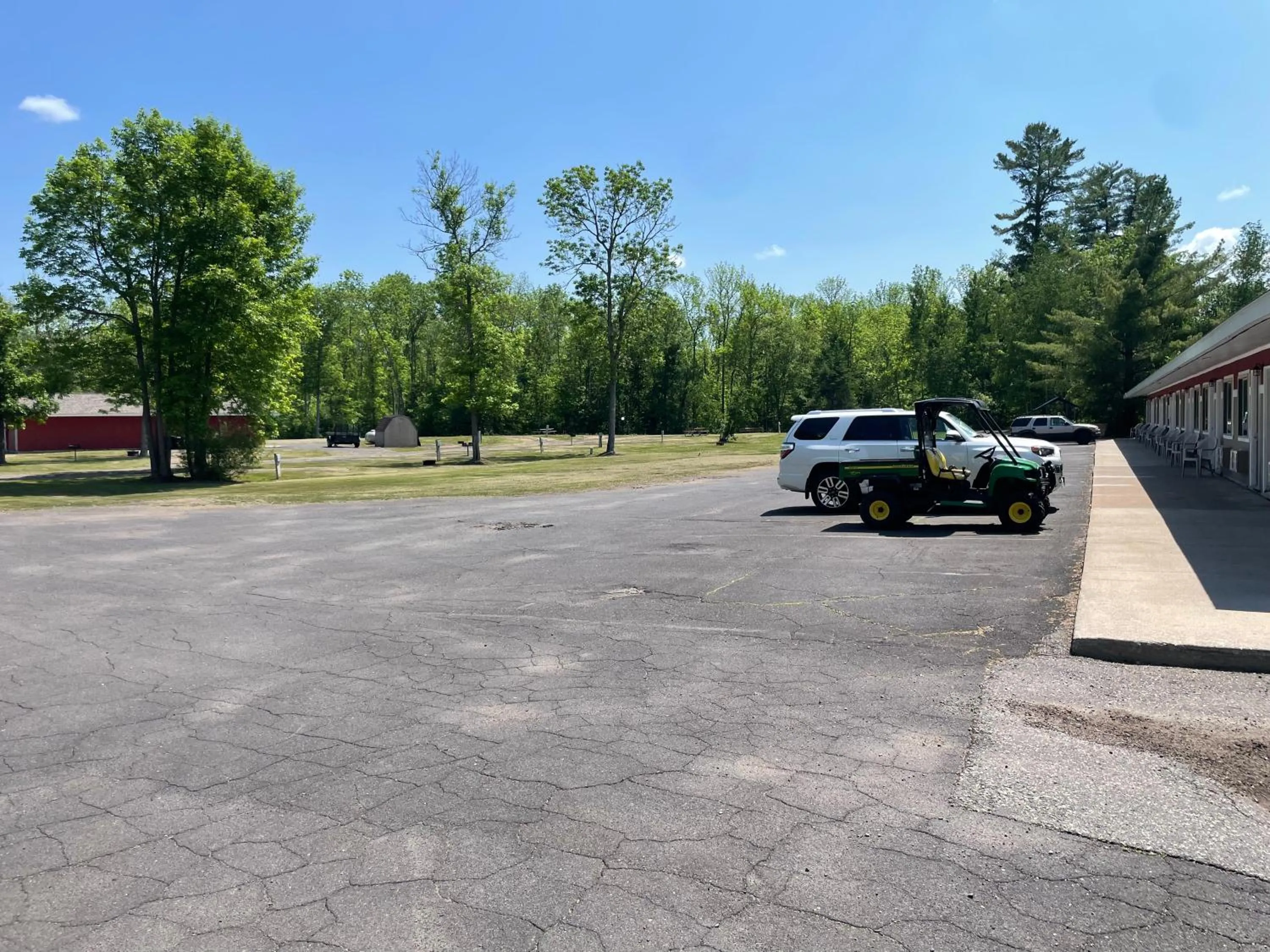 Trails INN Quadna Mountain Motel & RV Park