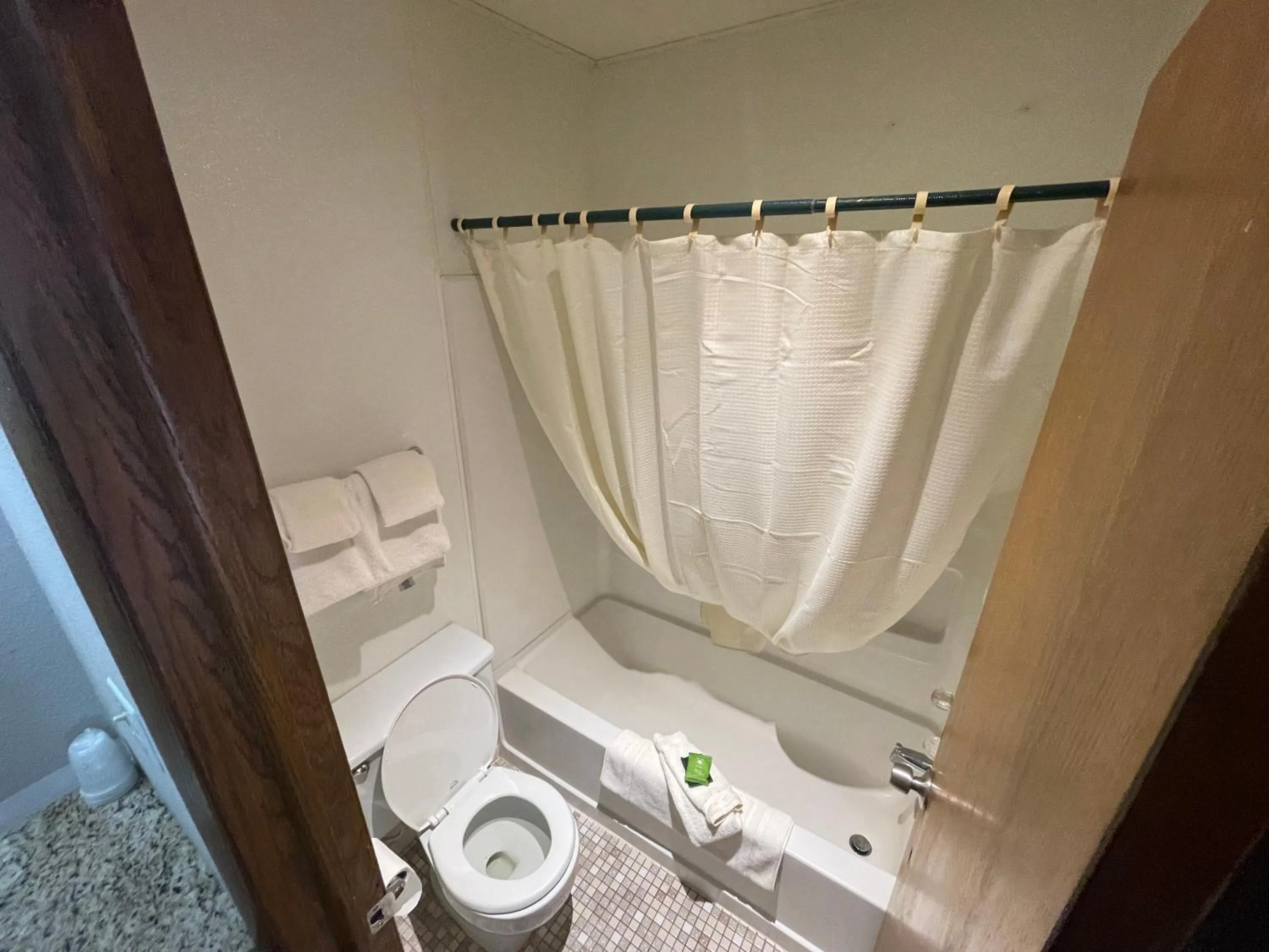 Trails INN Quadna Mountain Motel & RV Park