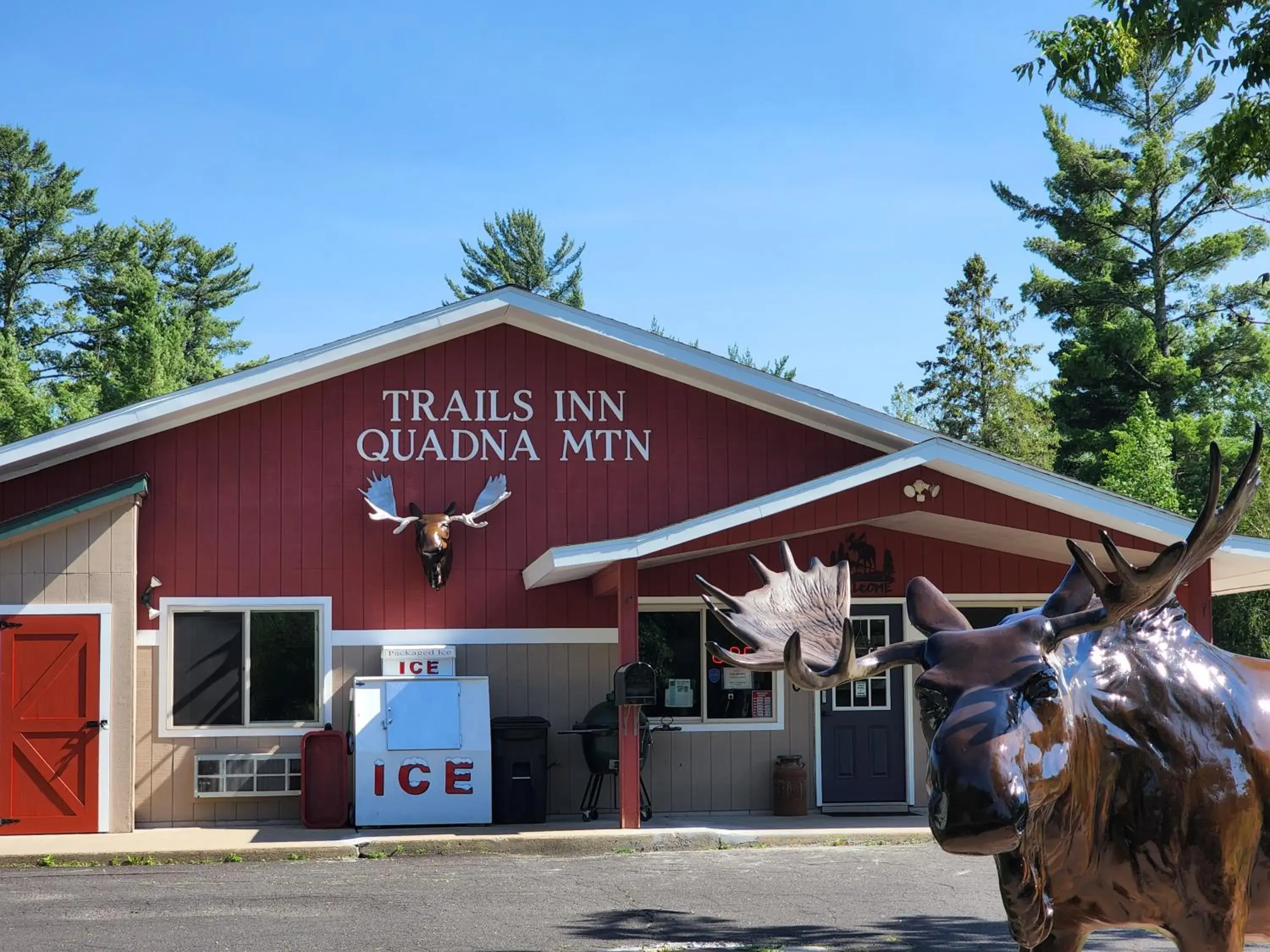 Trails INN Quadna Mountain Motel & RV Park Trails INN Quadna Mountain Motel & RV Park