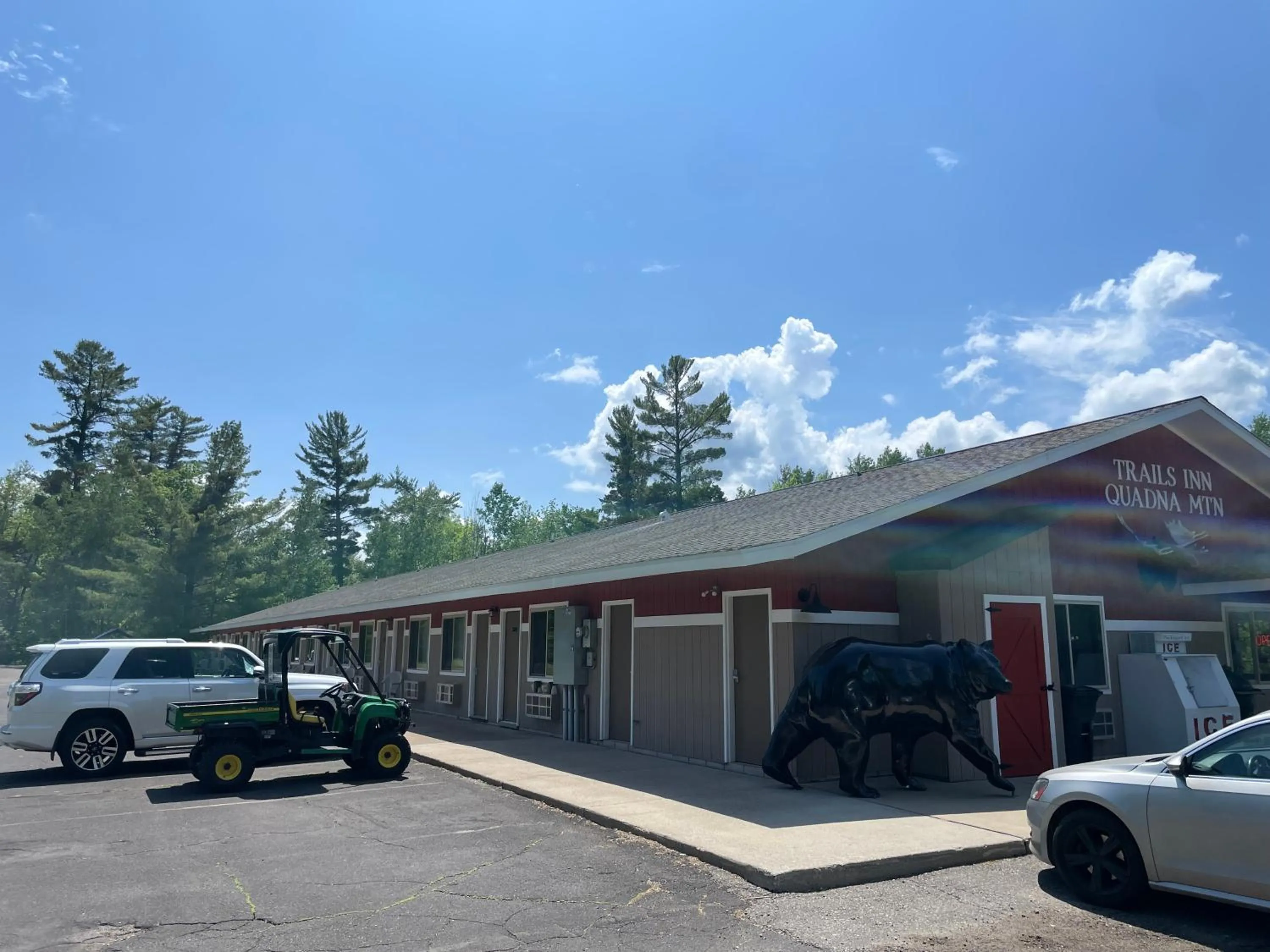 Trails INN Quadna Mountain Motel & RV Park