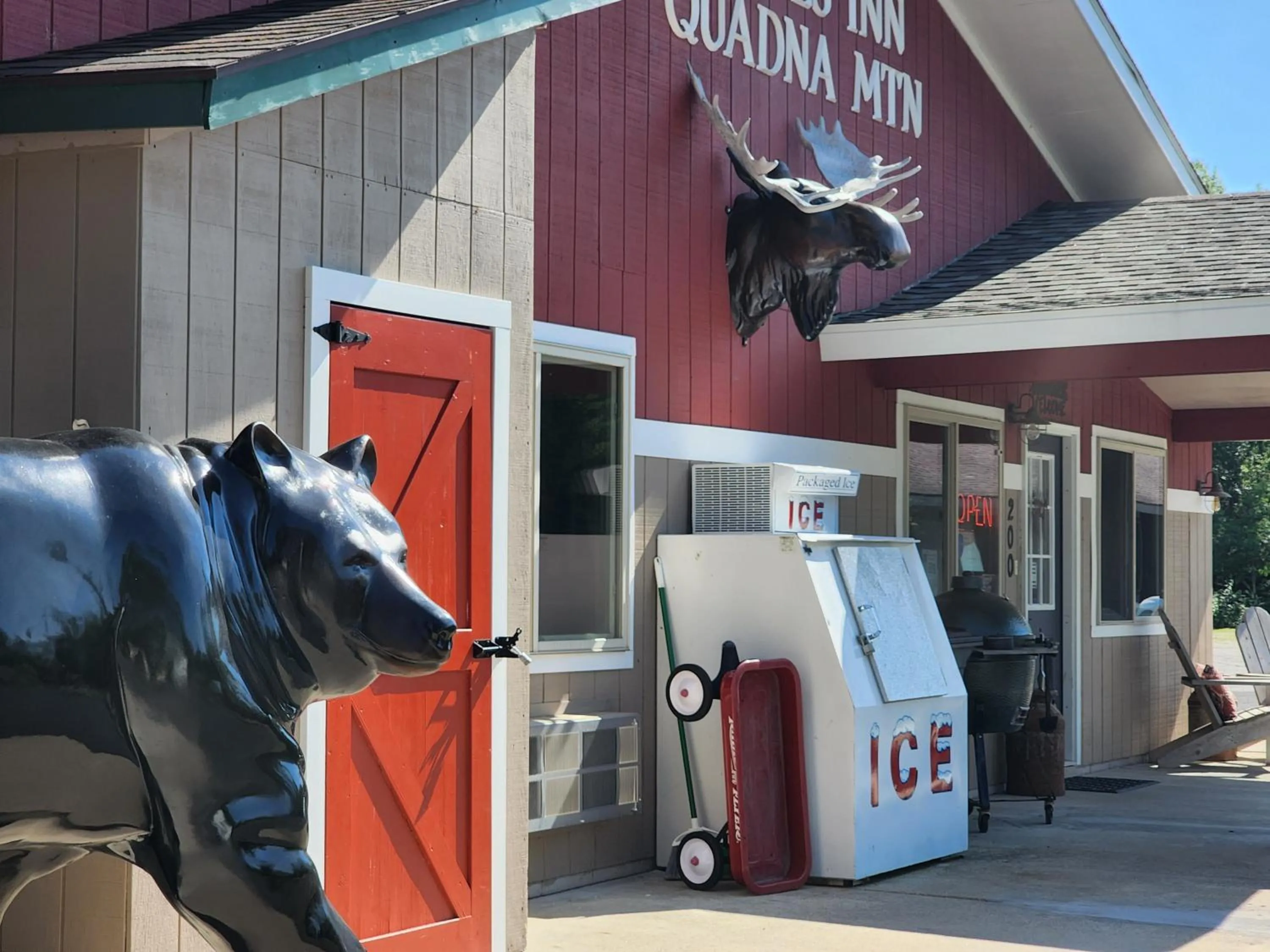 Trails INN Quadna Mountain Motel & RV Park