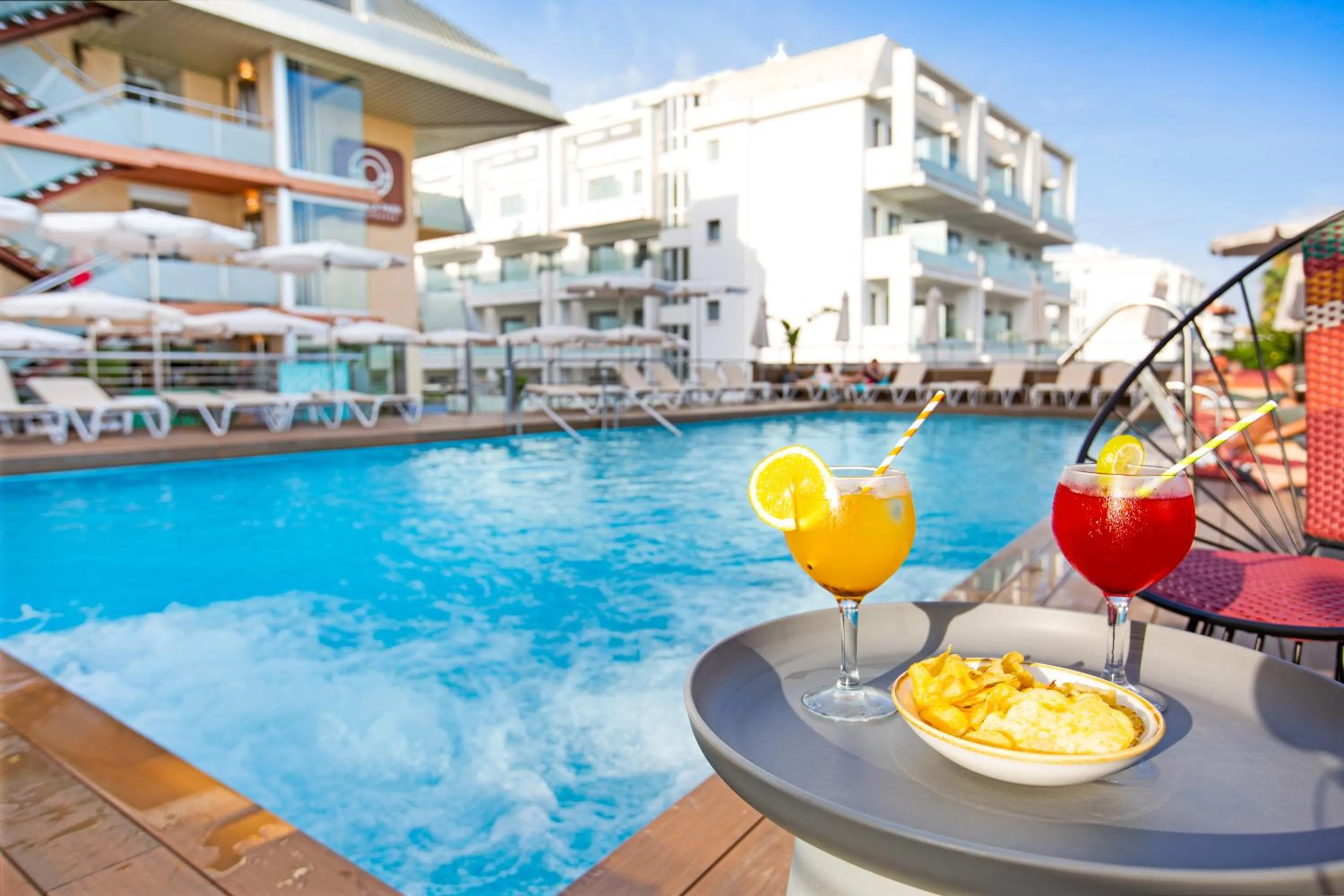 Swimming pool in Aparthotel Odissea Park
