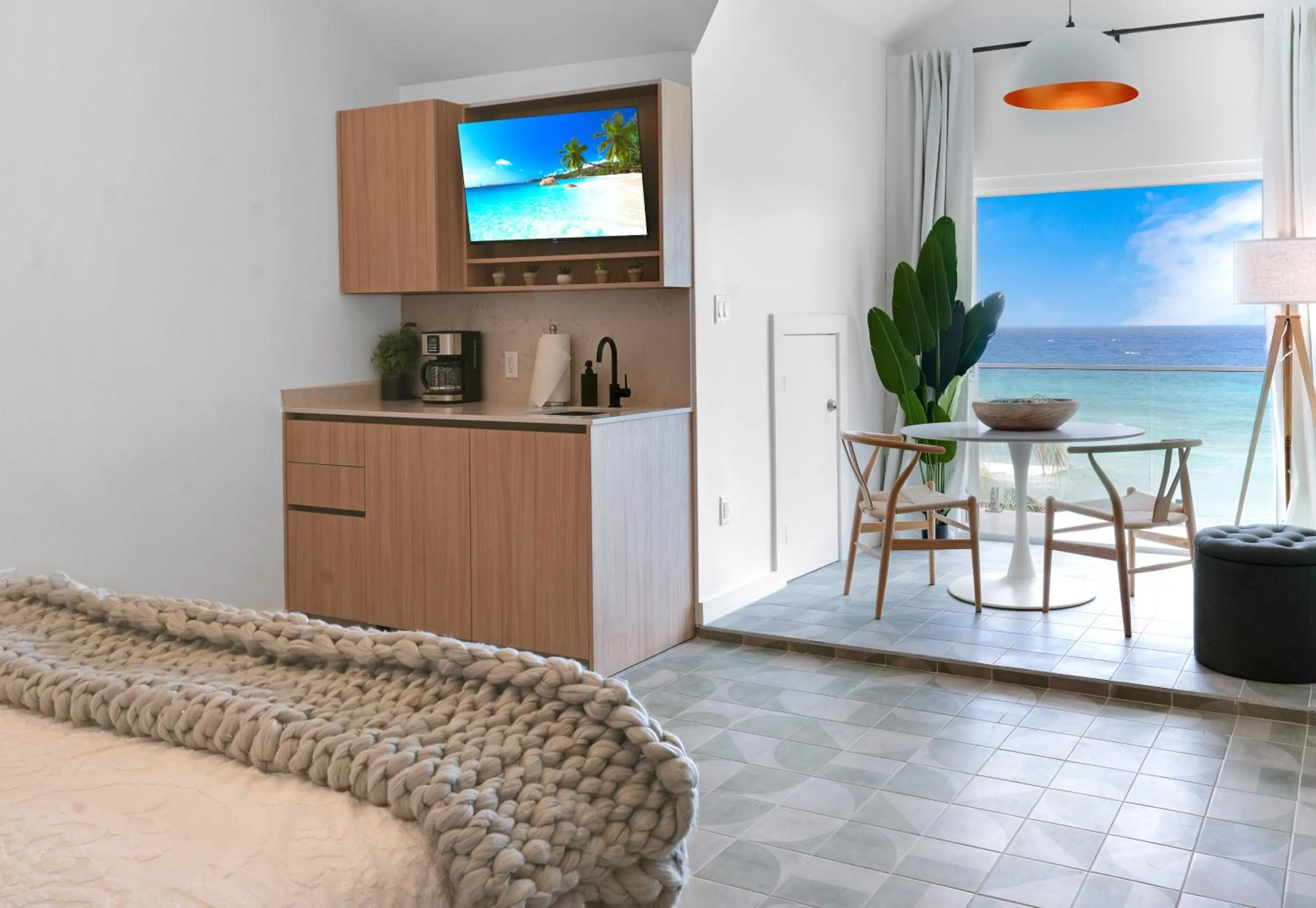 TV and multimedia in Cobalt Coast Resort