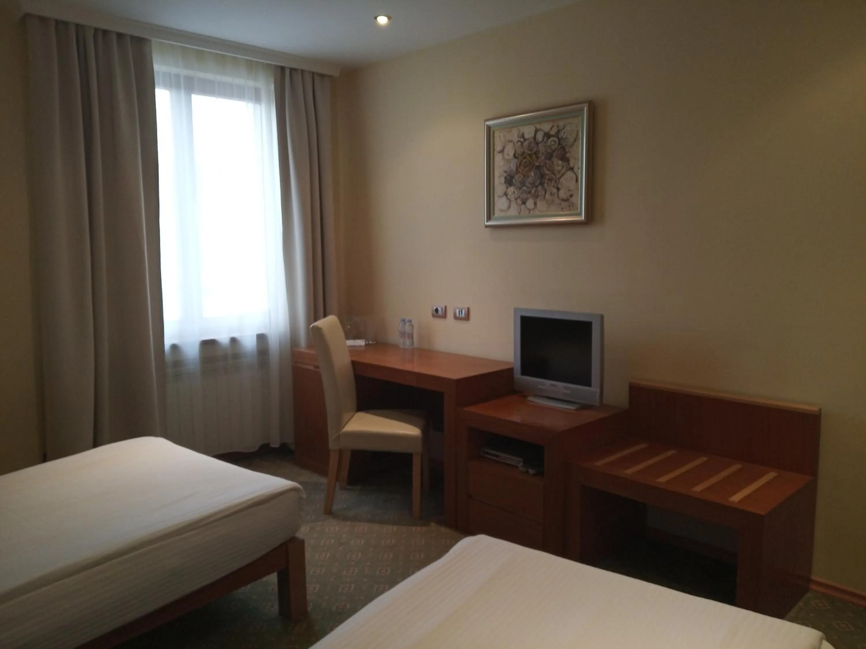 Seating area, Bed in Hotel Park Central