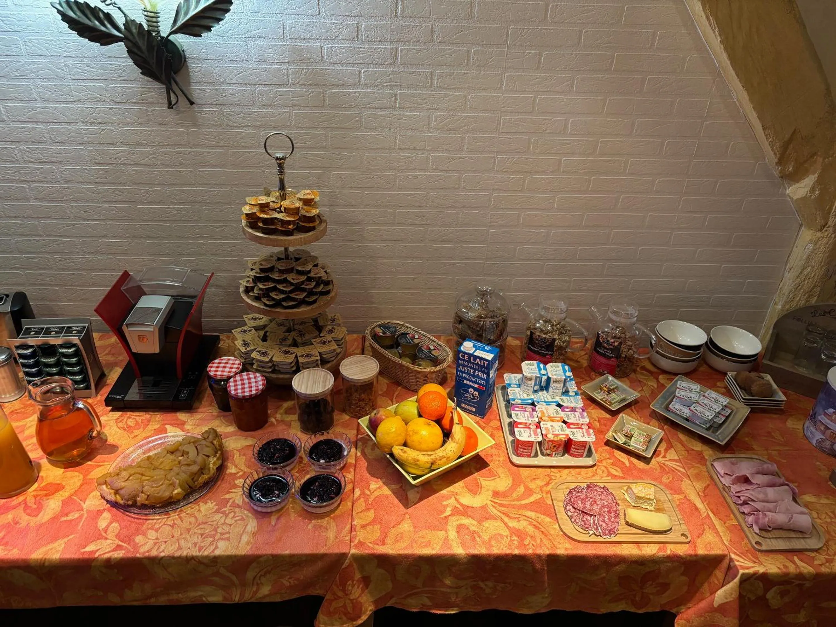 Buffet breakfast in Hotel Le Bon Laboureur