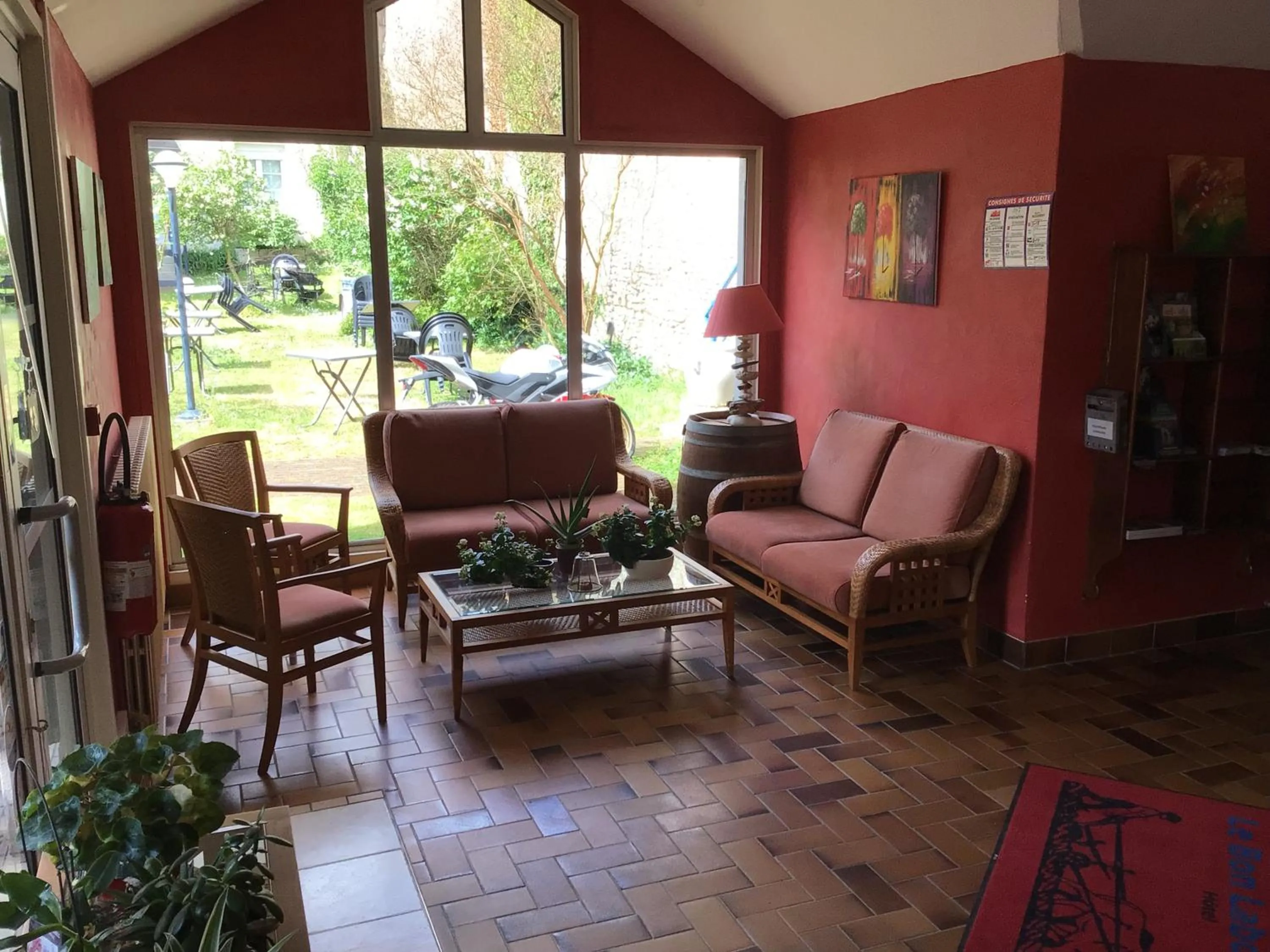 Seating area in Hotel Le Bon Laboureur