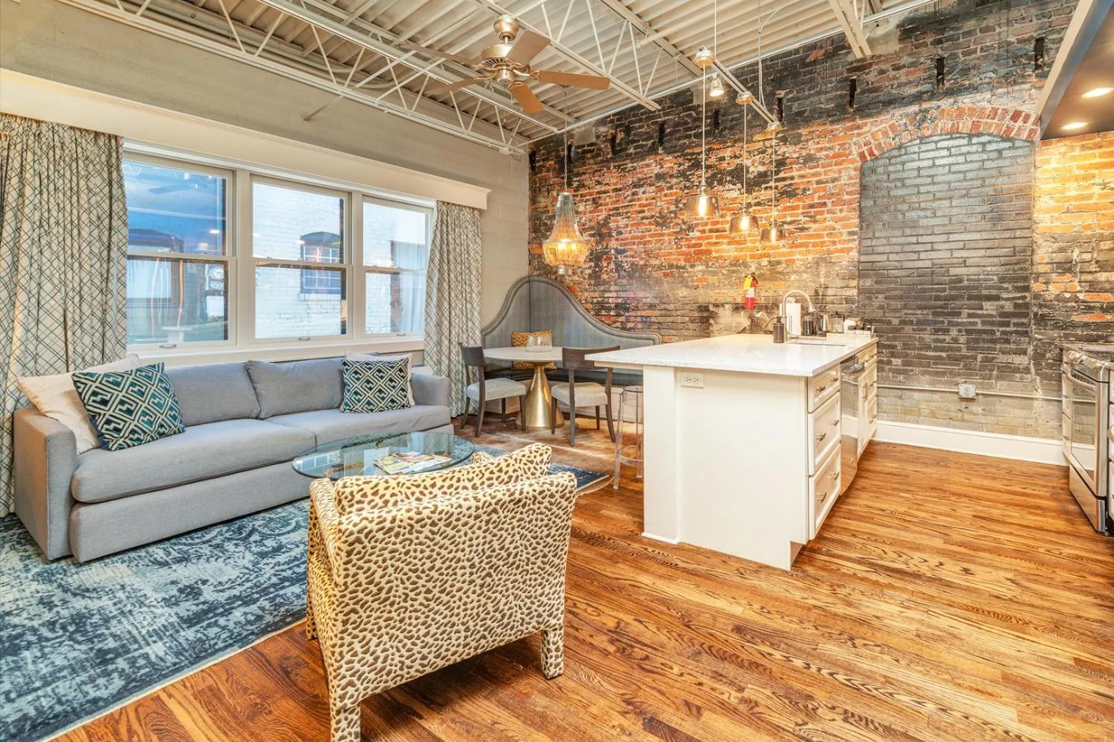 80 LEX 203 Eclectic Industrial Apt