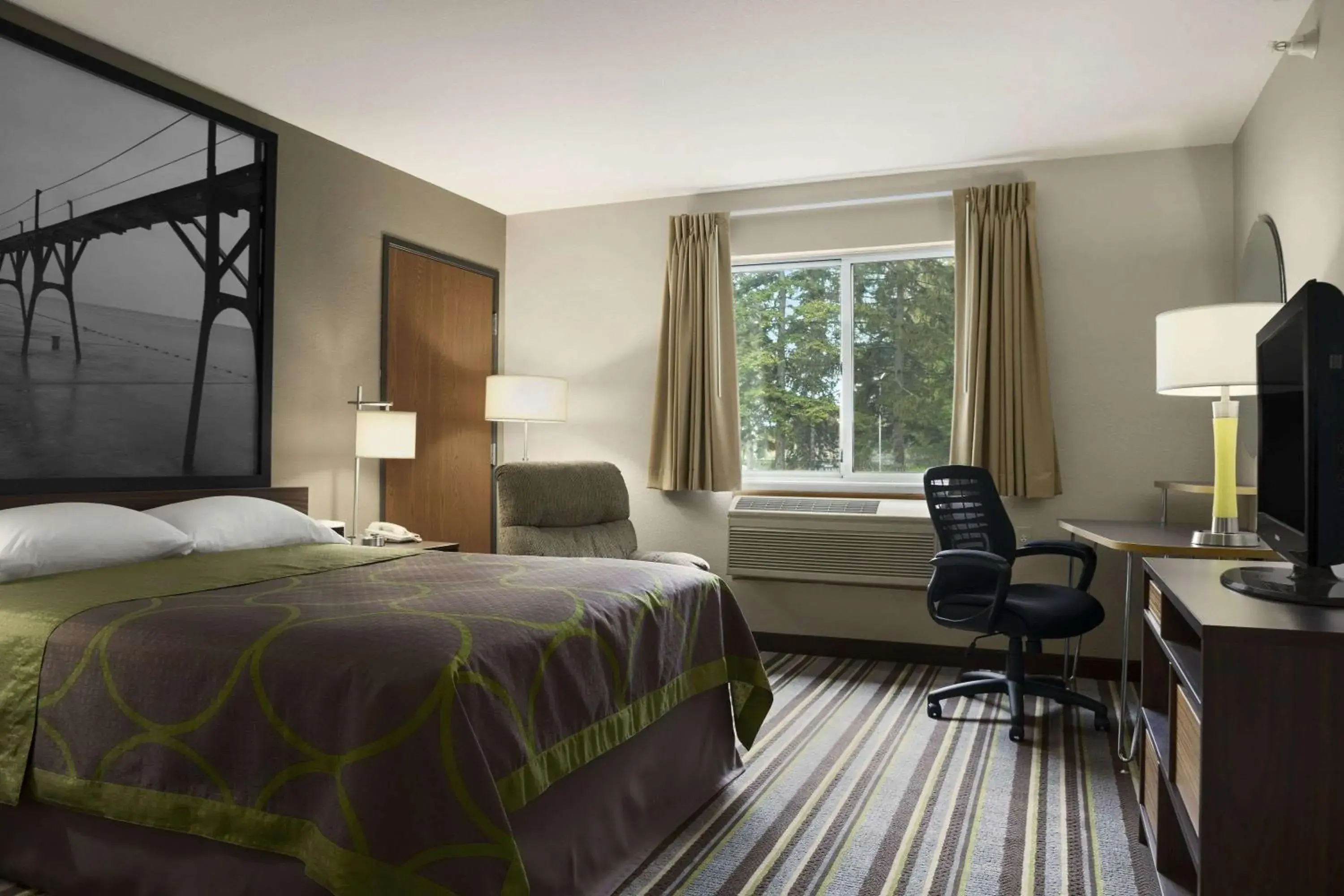 On site, Bed in Super 8 by Wyndham Manistee On site, Bed in Super 8 by Wyndham Manistee