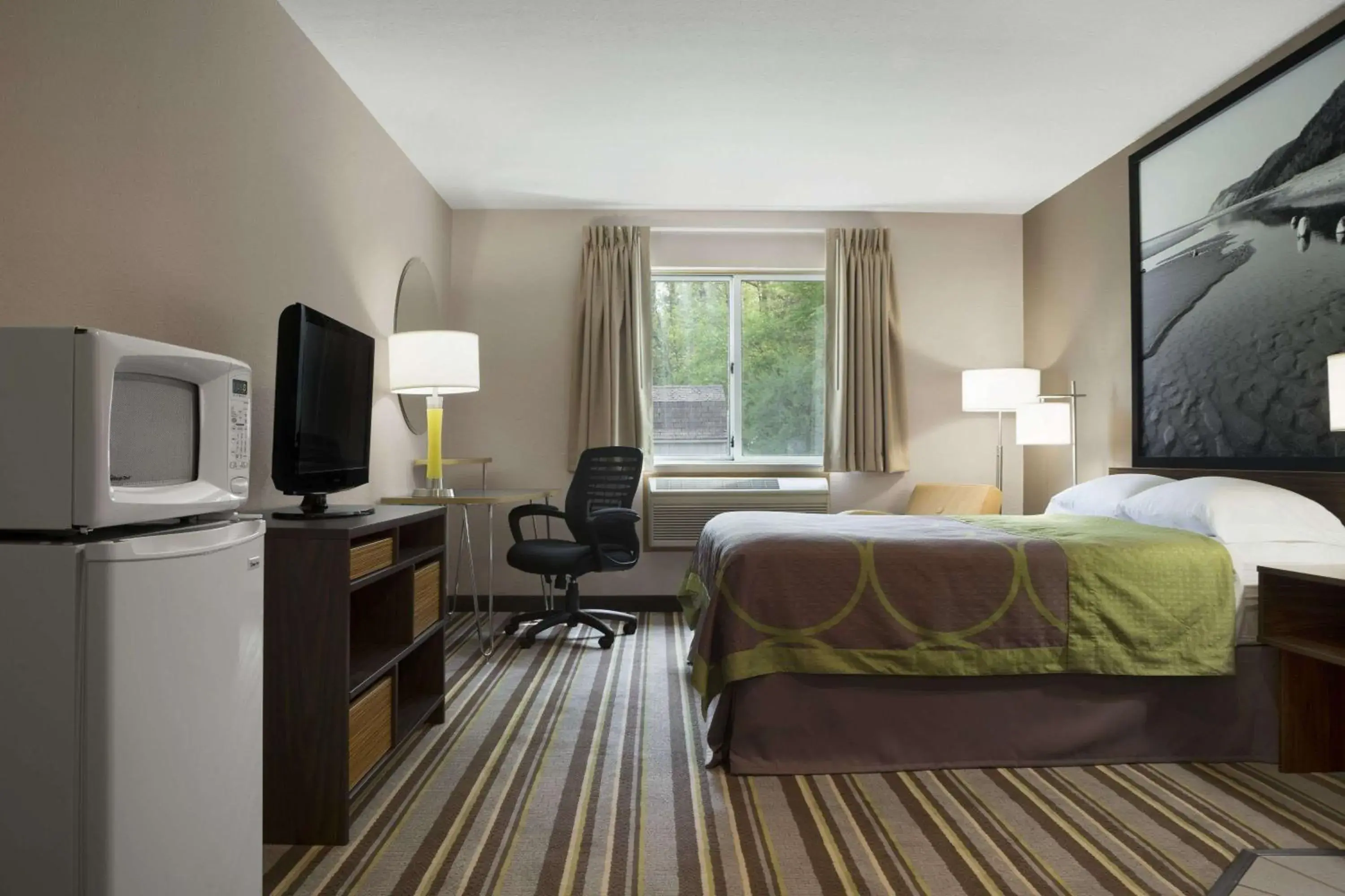 On site, Bed in Super 8 by Wyndham Manistee On site, Bed in Super 8 by Wyndham Manistee