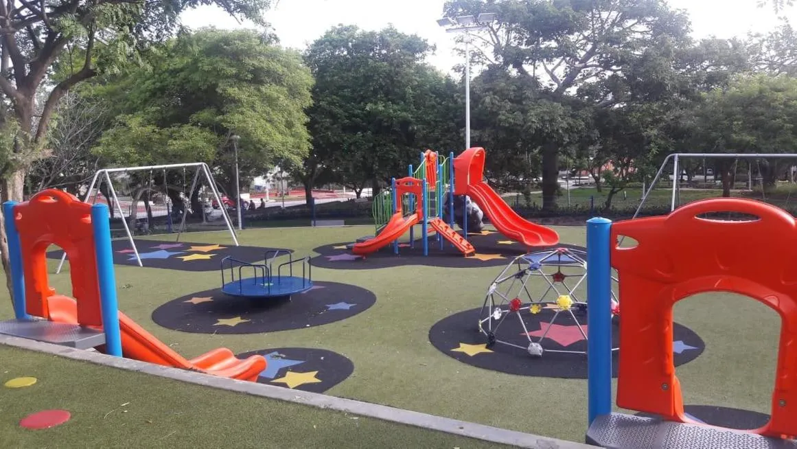 Children play ground in B&B Grand Royal Inn