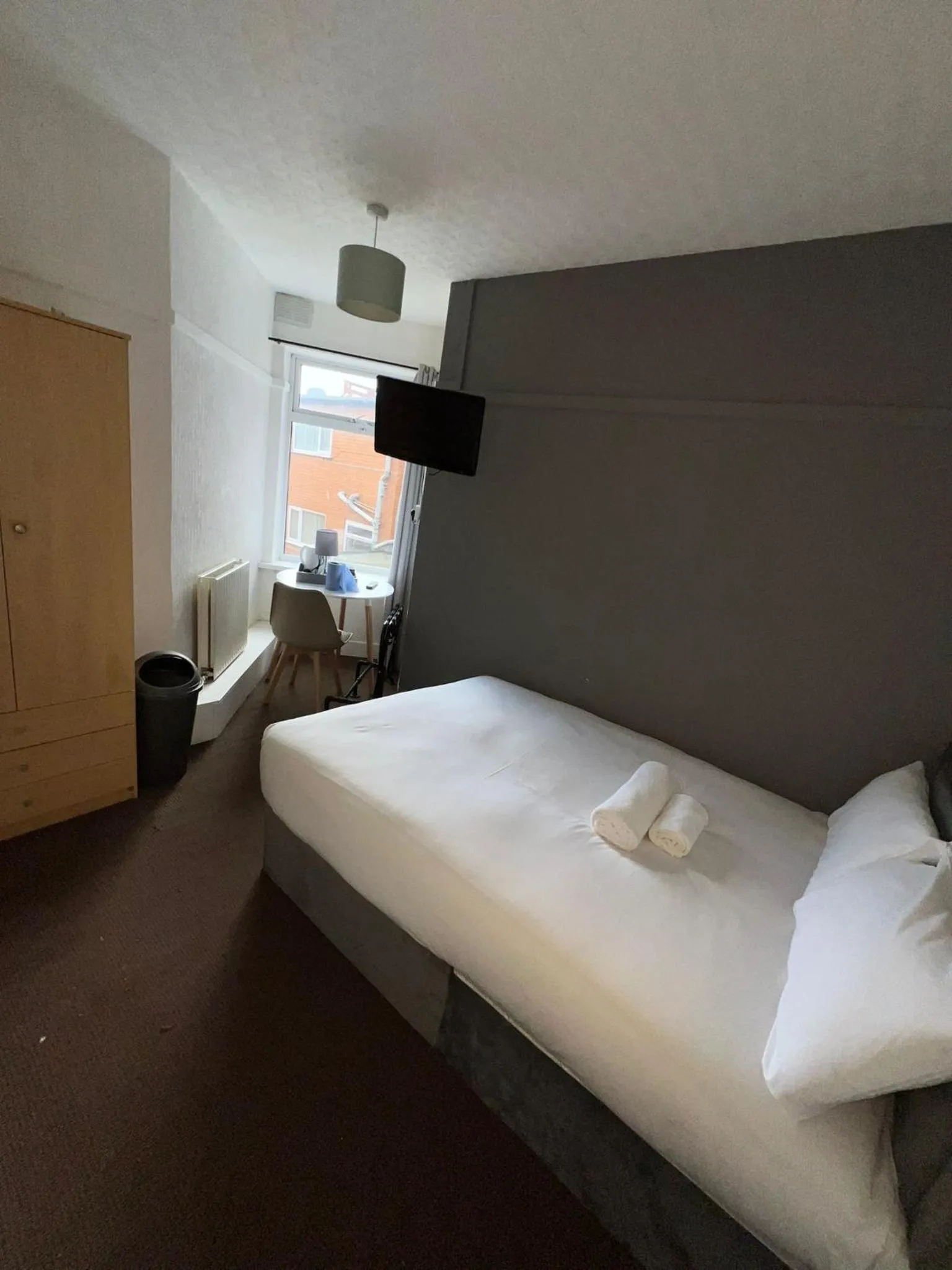 Bedroom, Bed in Harbour Hotel