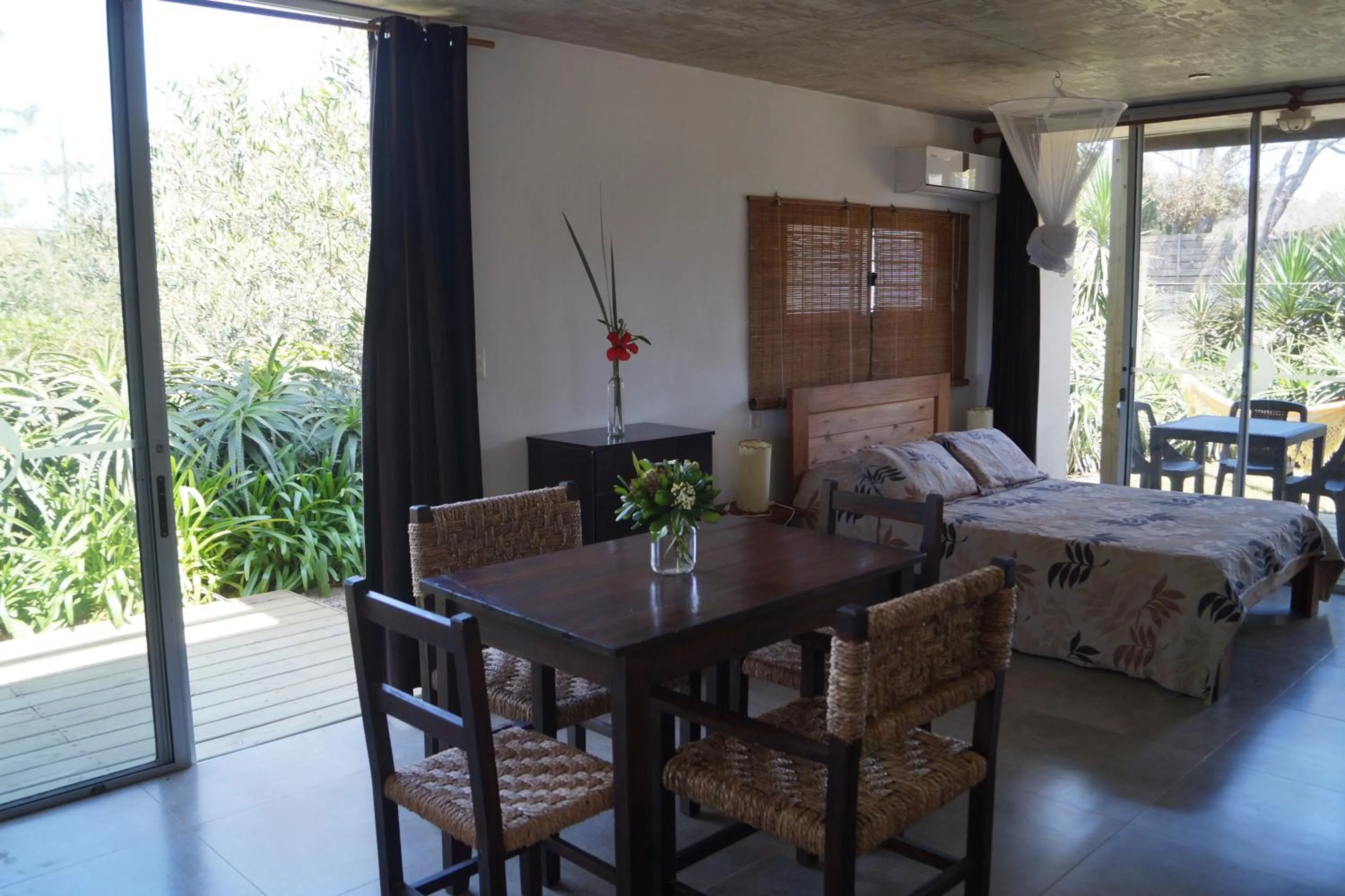 Living room, Bed in Posada del Corumbá