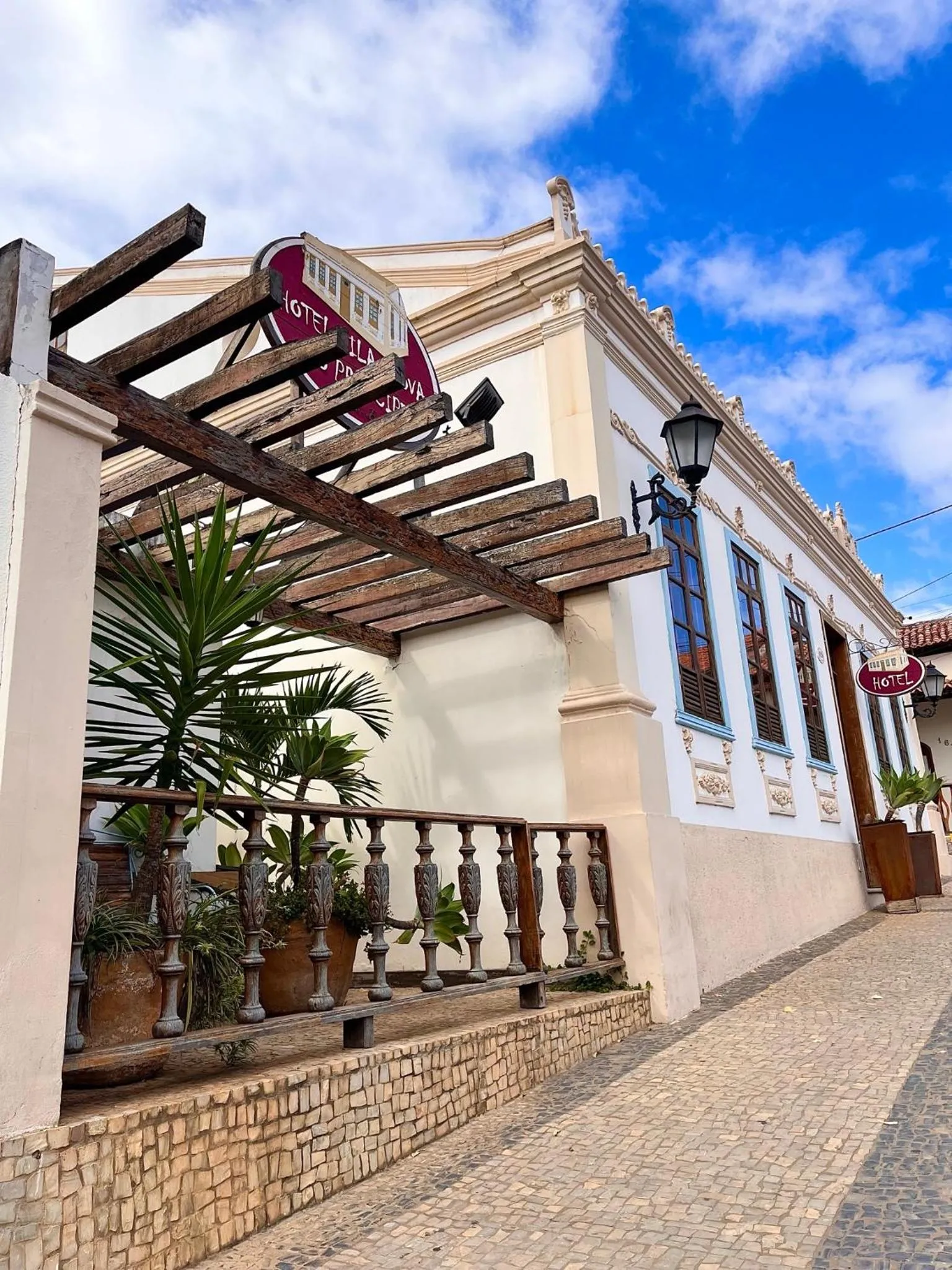 Property building in Hotel Vila Nova do Príncipe