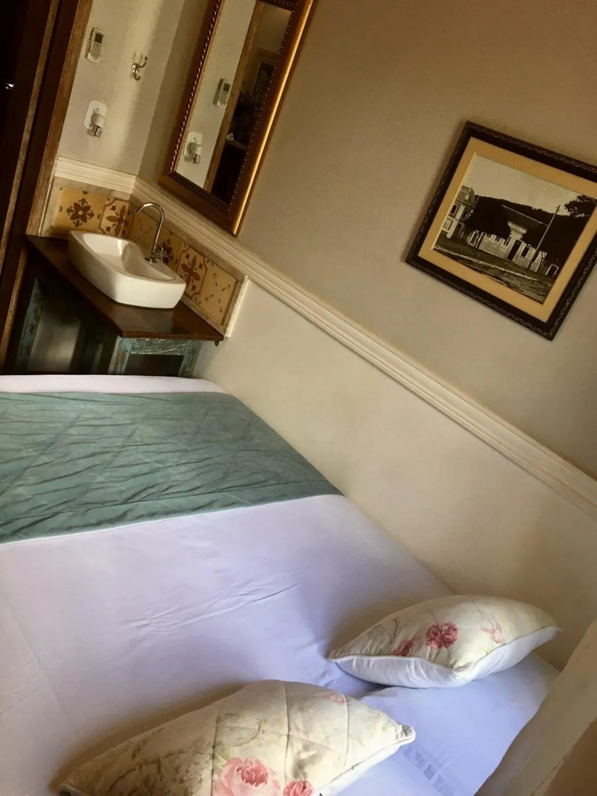 Toilet, Bed in Hotel Vila Nova do Príncipe