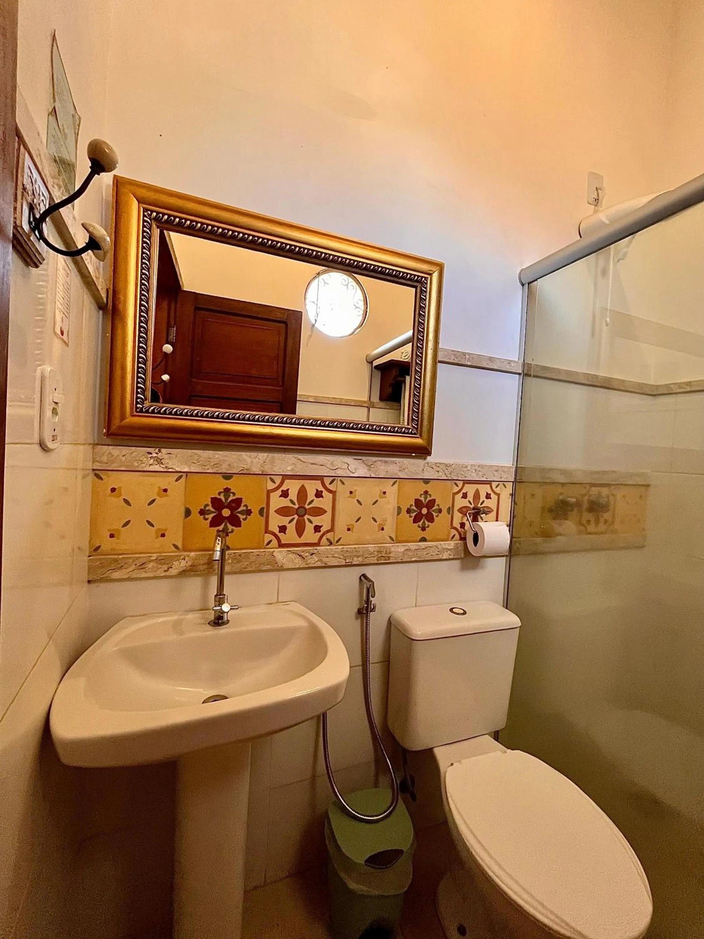 Toilet in Hotel Vila Nova do Príncipe