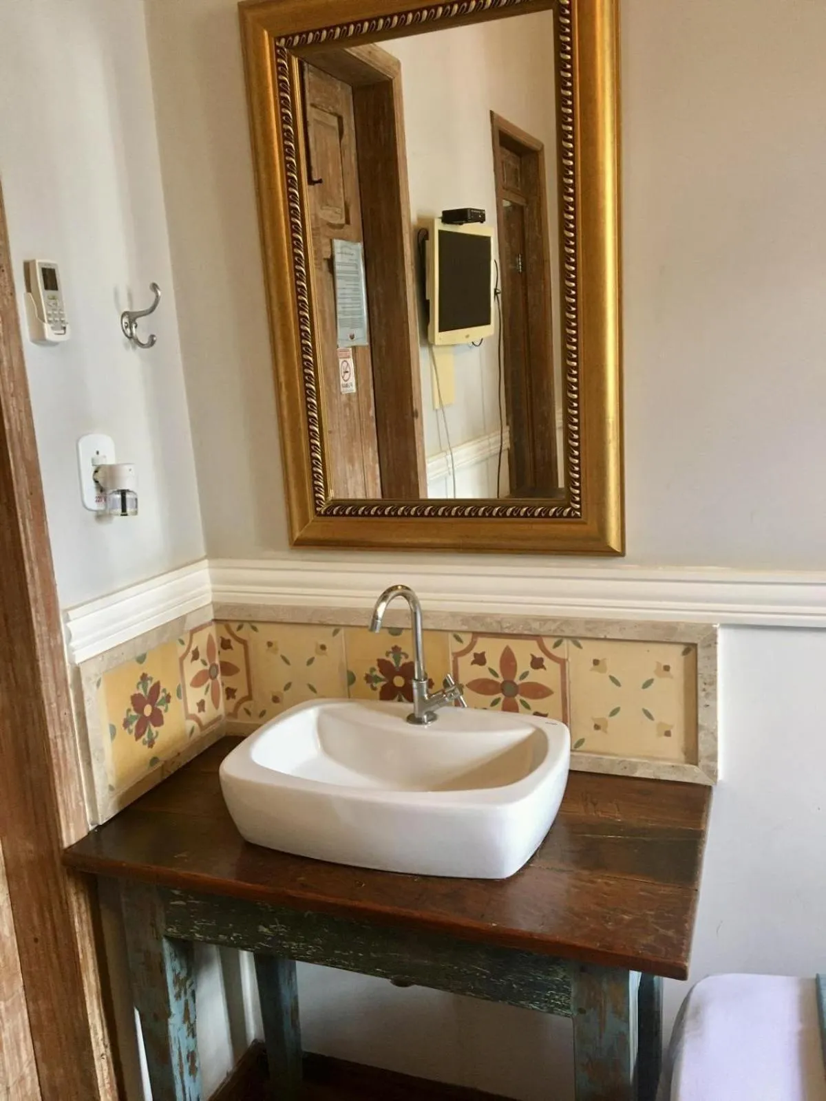 Toilet in Hotel Vila Nova do Príncipe