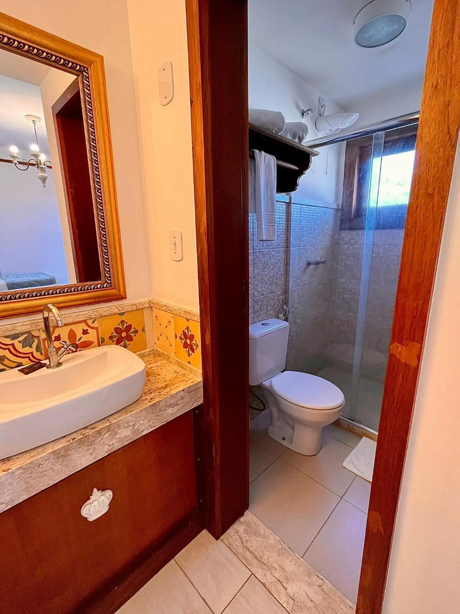 Shower in Hotel Vila Nova do Príncipe