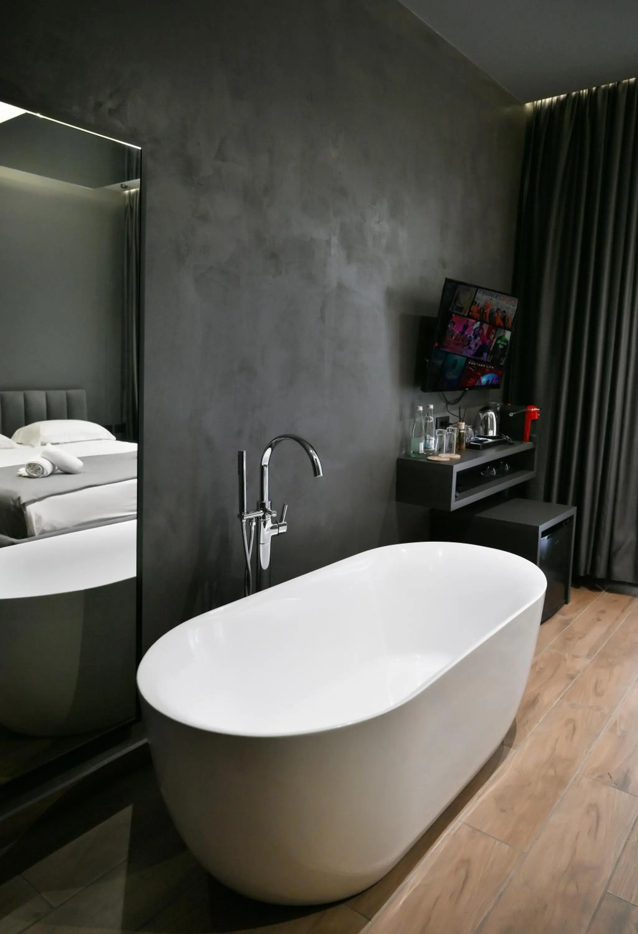 Hot Tub, Bed in Hotel Bel Ami Tirana