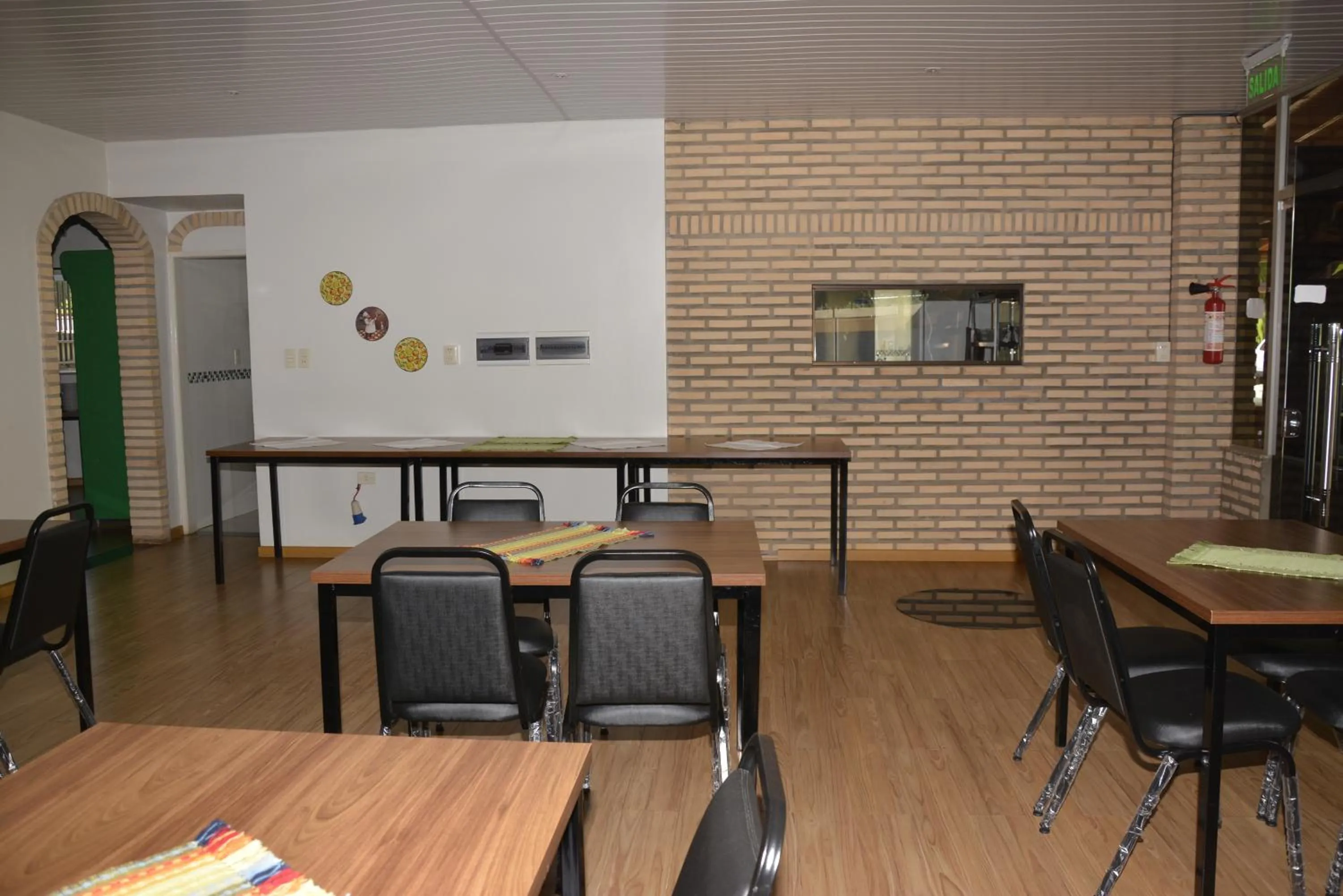 Restaurant/places to eat in Hotel Salzburgo