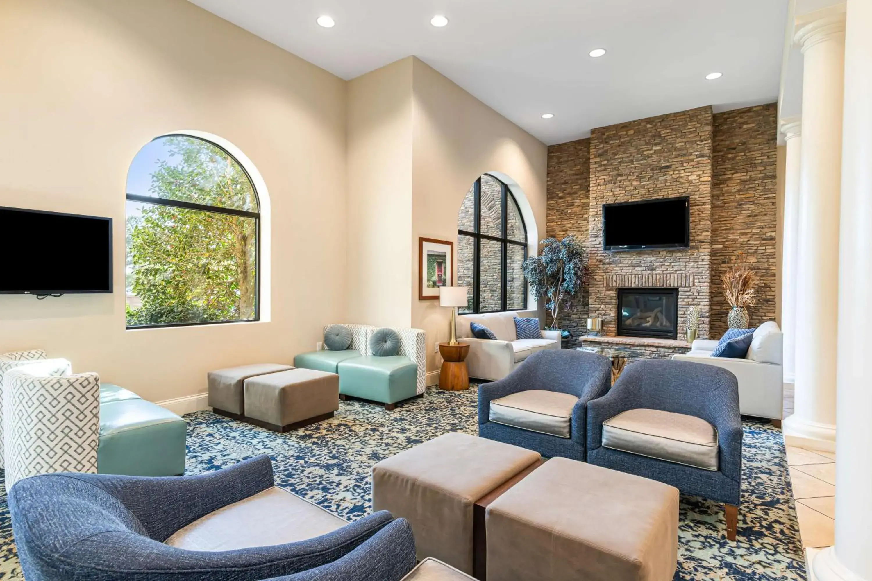 Lobby or reception in Best Western PLUS Westgate Inn and Suites Lobby or reception in Best Western PLUS Westgate Inn and Suites