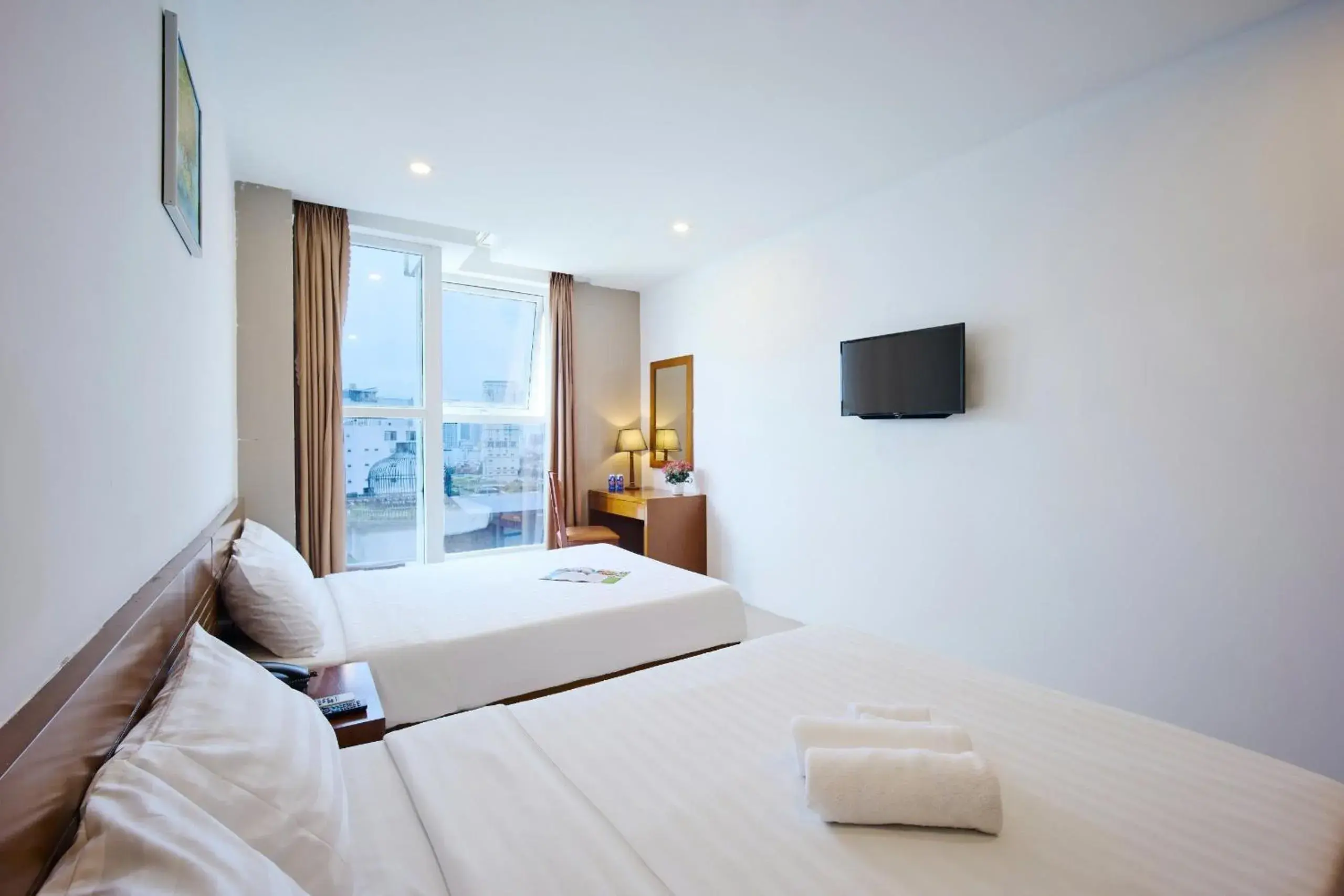 Family Room - single occupancy in Golden Light Da Nang Hotel Family Room - single occupancy in Golden Light Da Nang Hotel