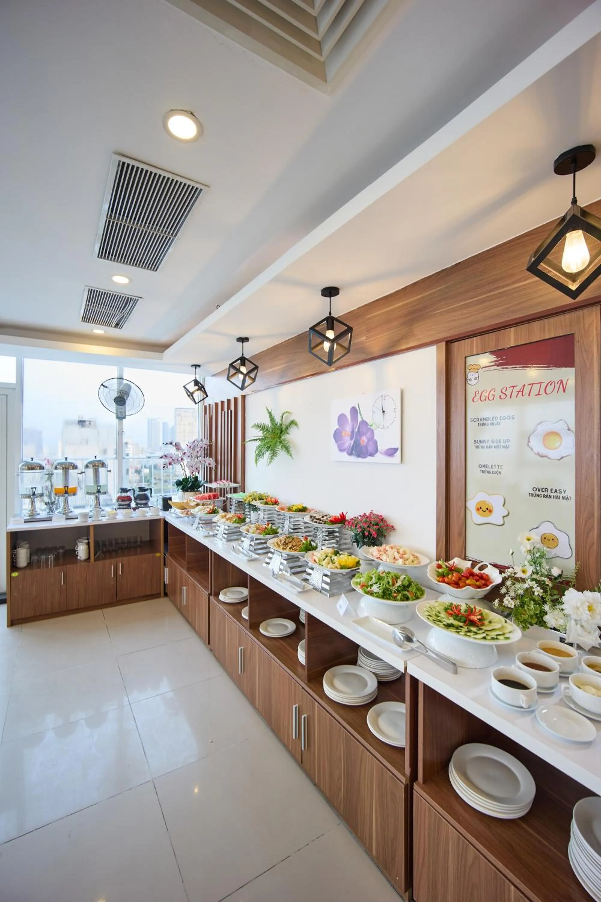 Food and drinks in Golden Light Da Nang Hotel