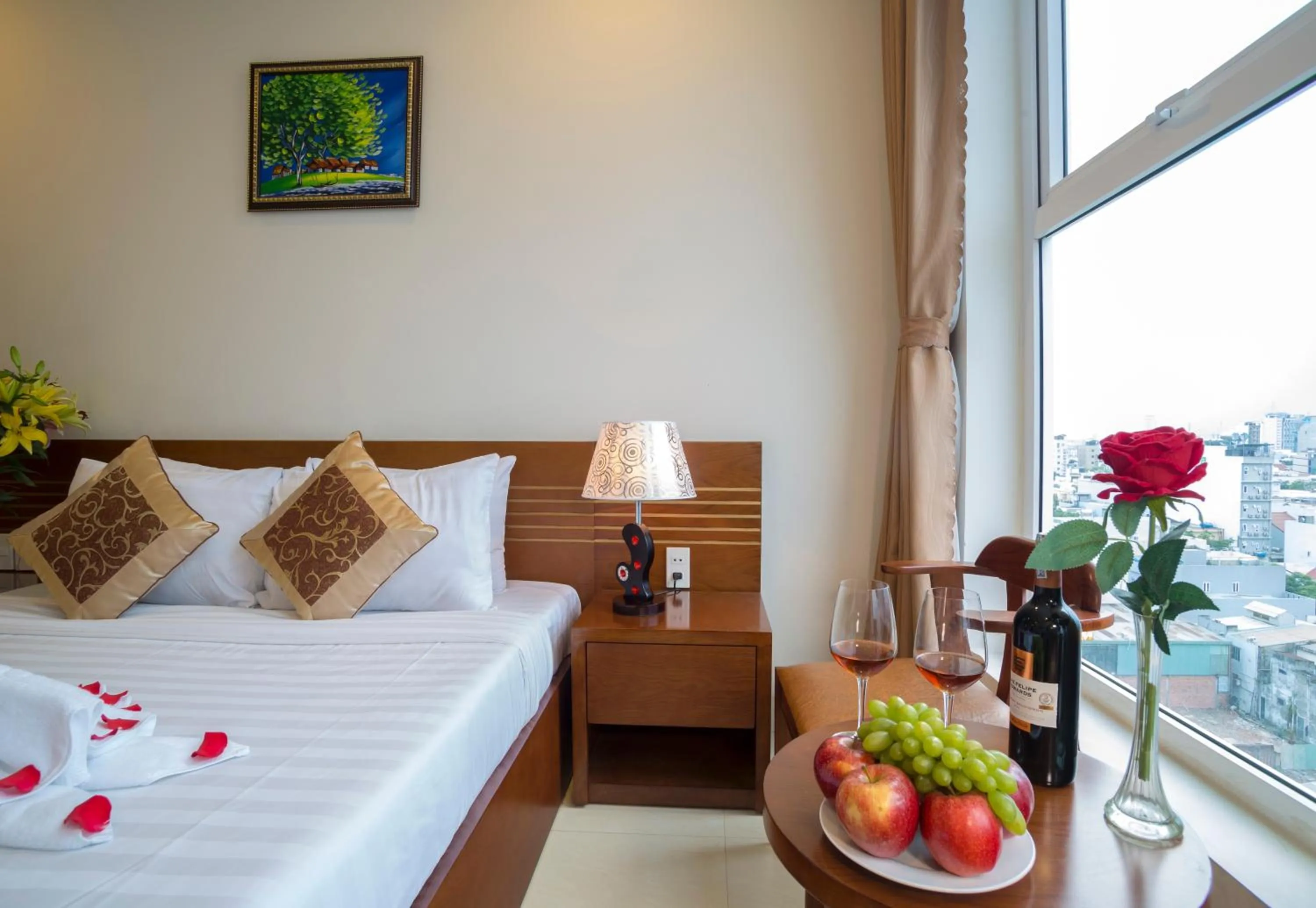 Bedroom, Bed in Golden Light Da Nang Hotel